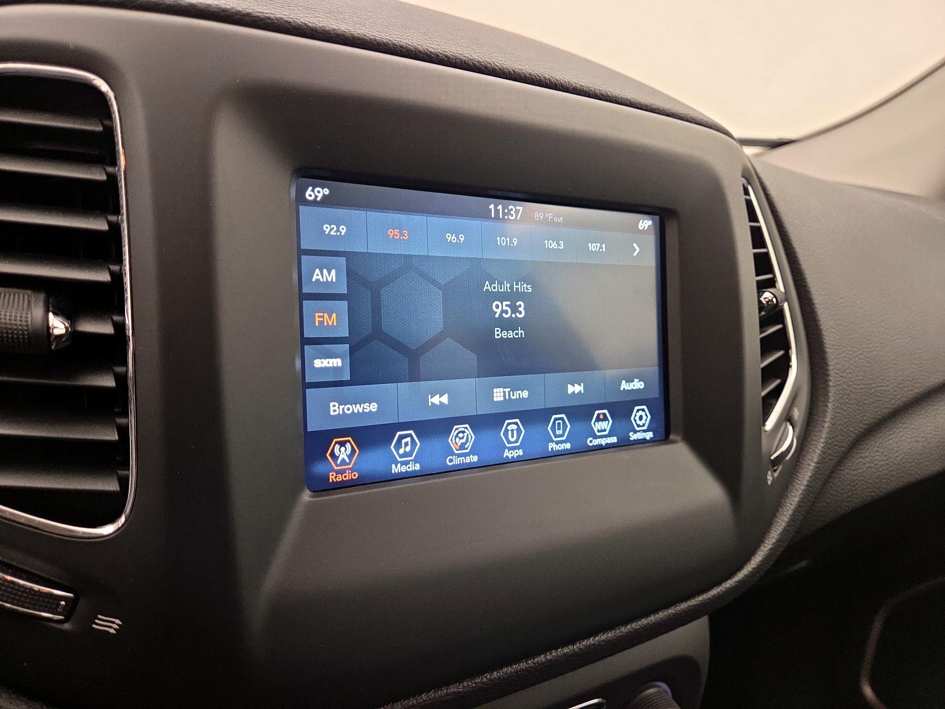 Thumbnail: 2020 Jeep Compass - 15