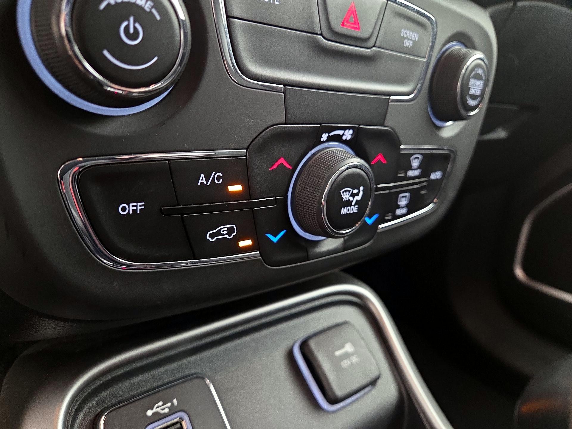 Thumbnail: 2020 Jeep Compass - 16