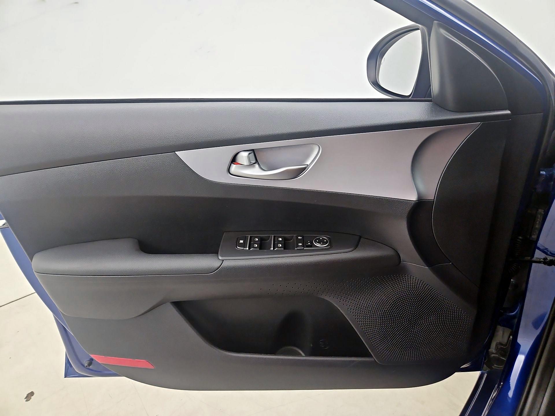 Thumbnail: 2023 Kia Forte - 12