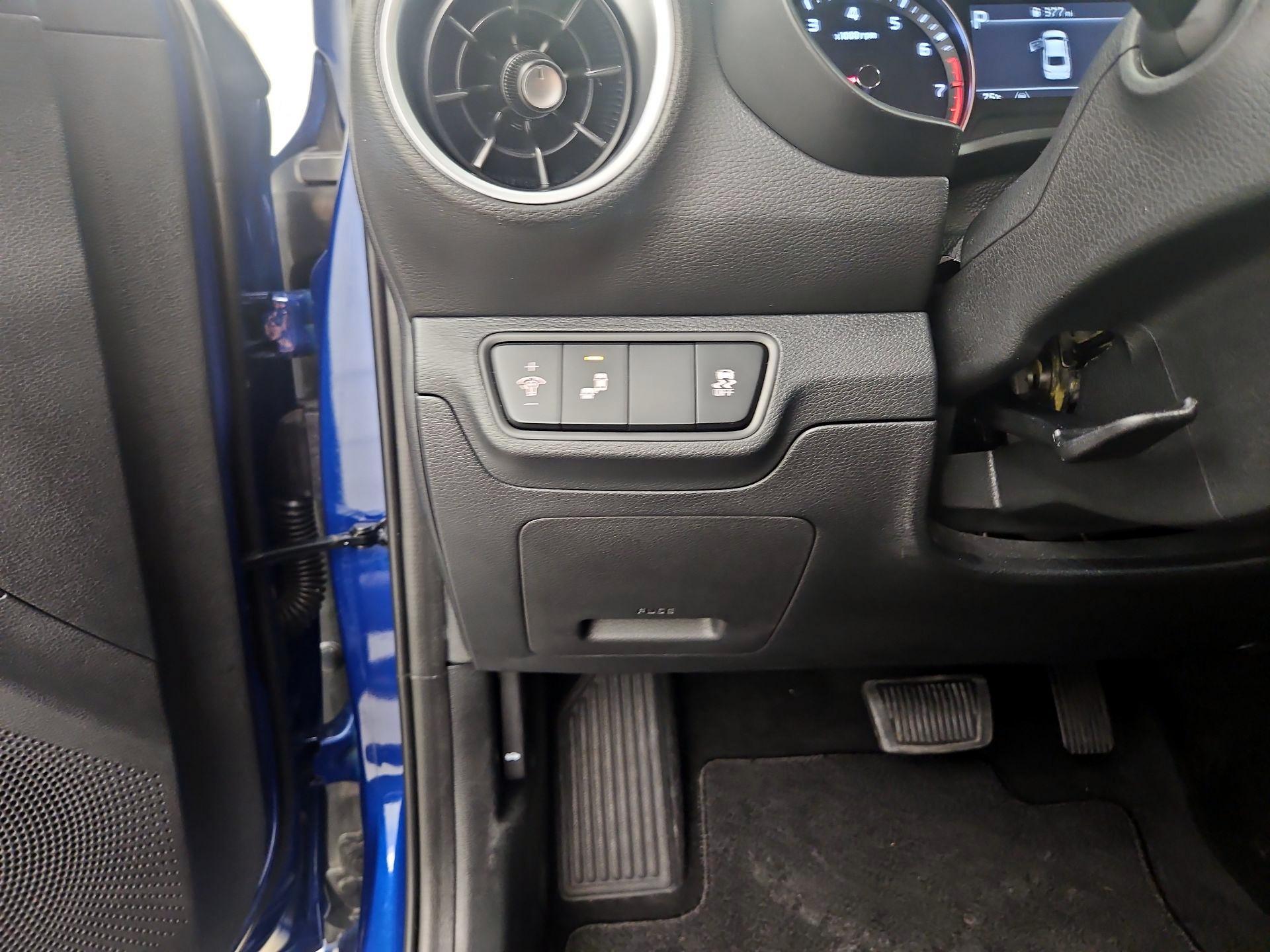 Thumbnail: 2023 Kia Forte - 13