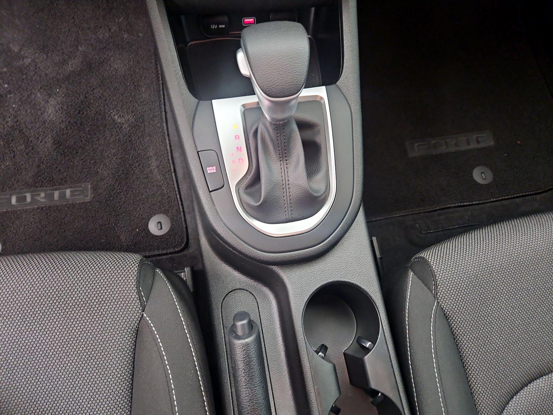 Thumbnail: 2023 Kia Forte - 17