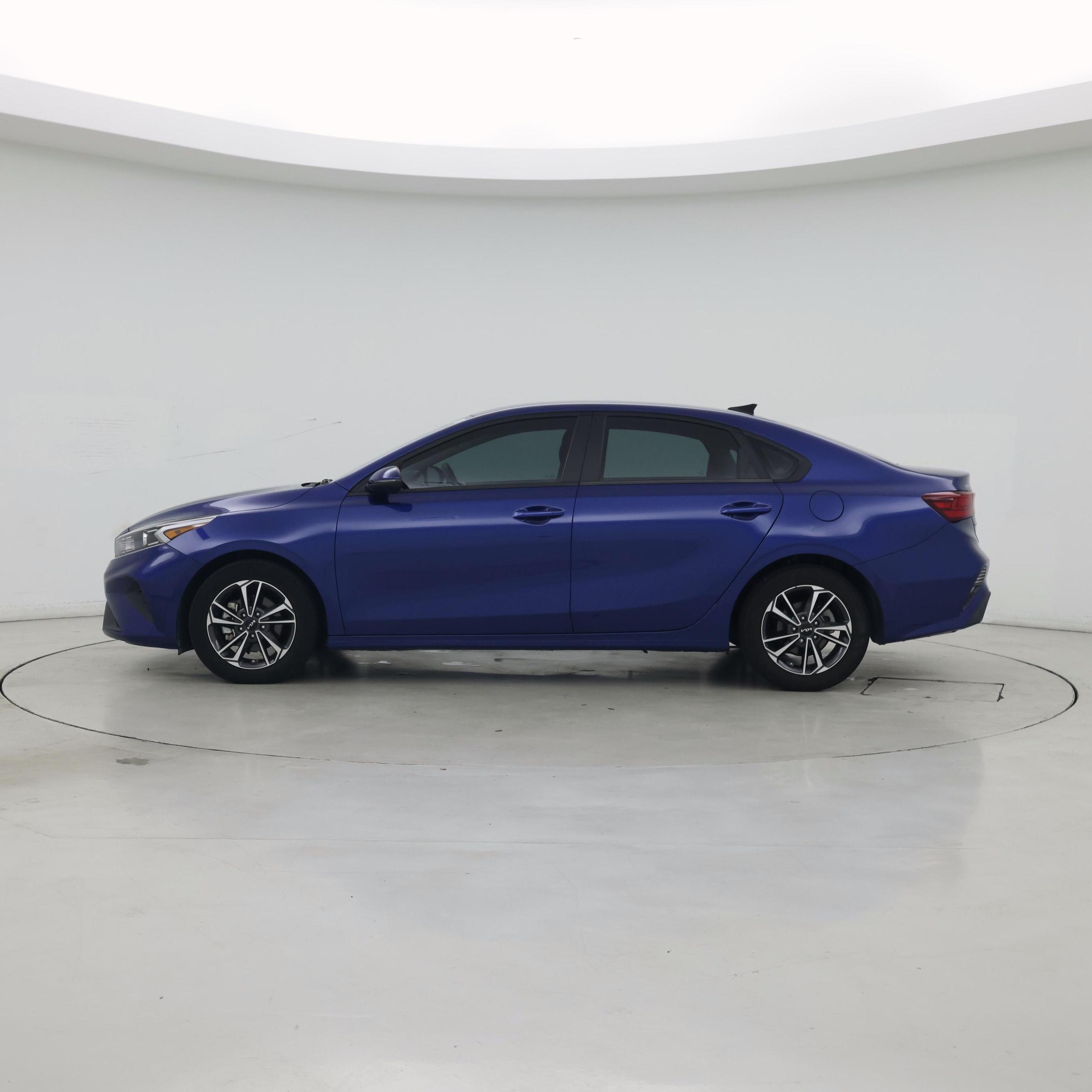 Thumbnail: 2023 Kia Forte - 3