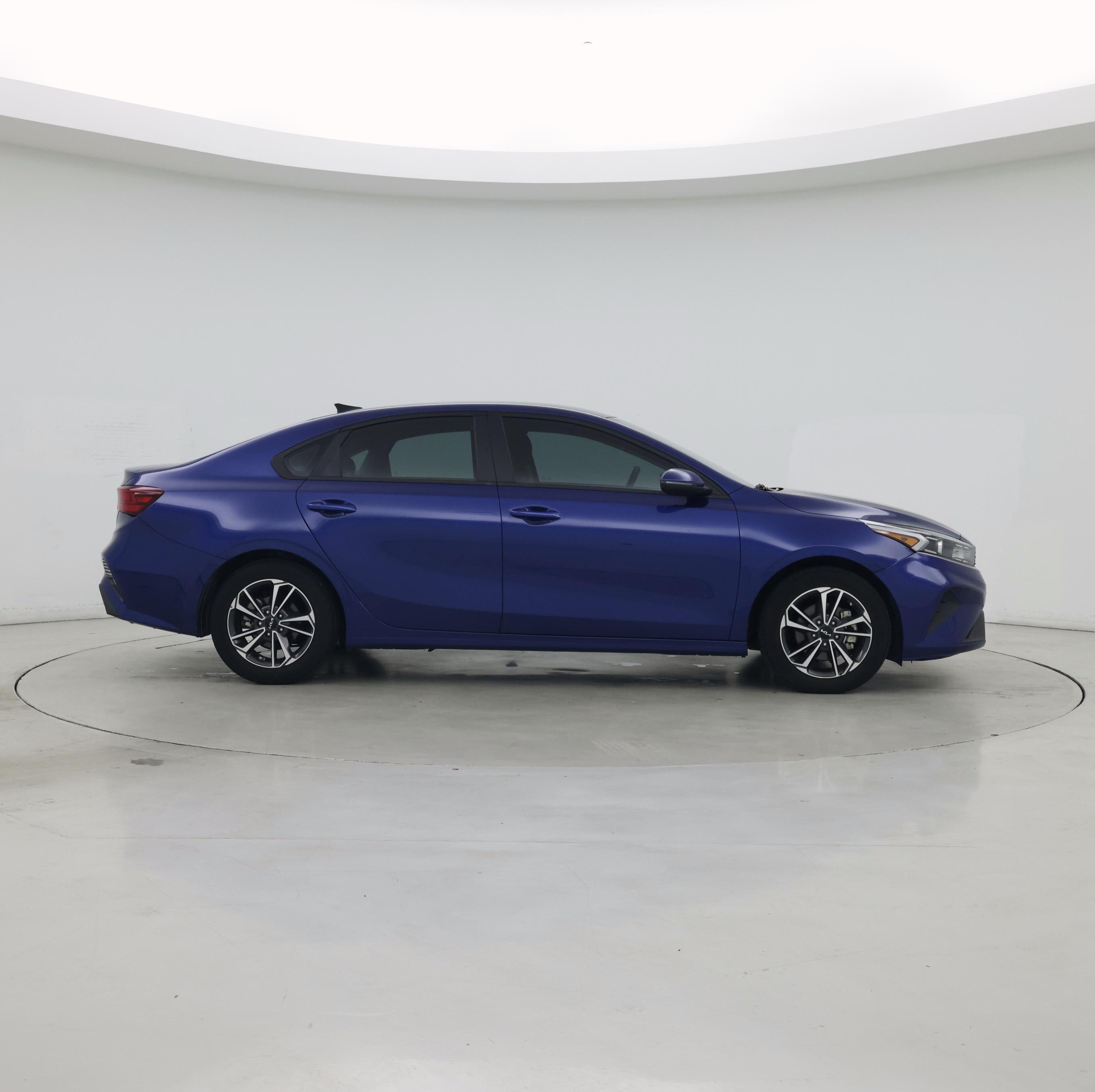 Thumbnail: 2023 Kia Forte - 7