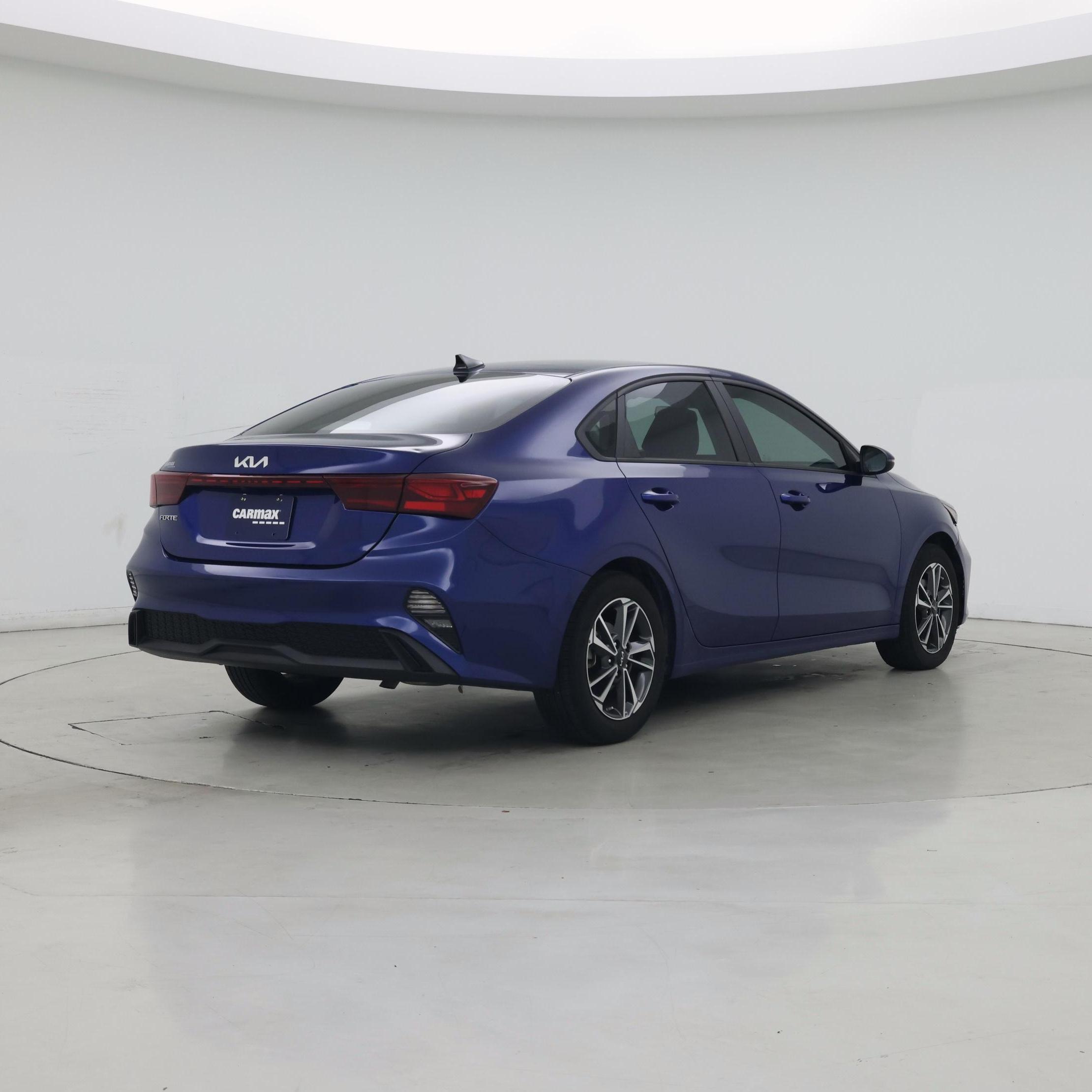 Thumbnail: 2023 Kia Forte - 8