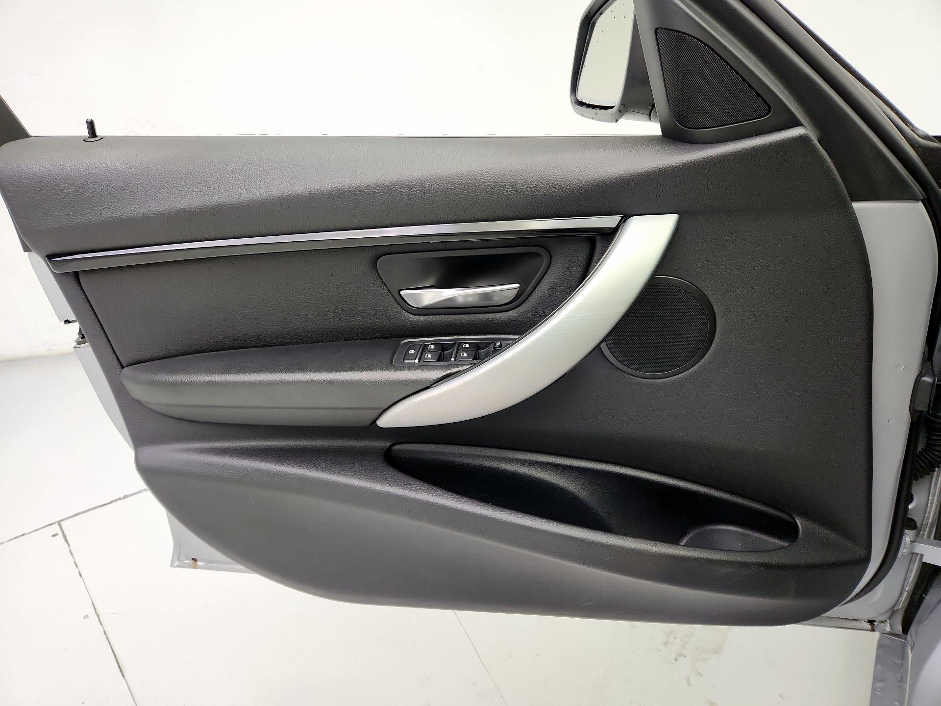 Thumbnail: 2017 BMW 3 Series - 12