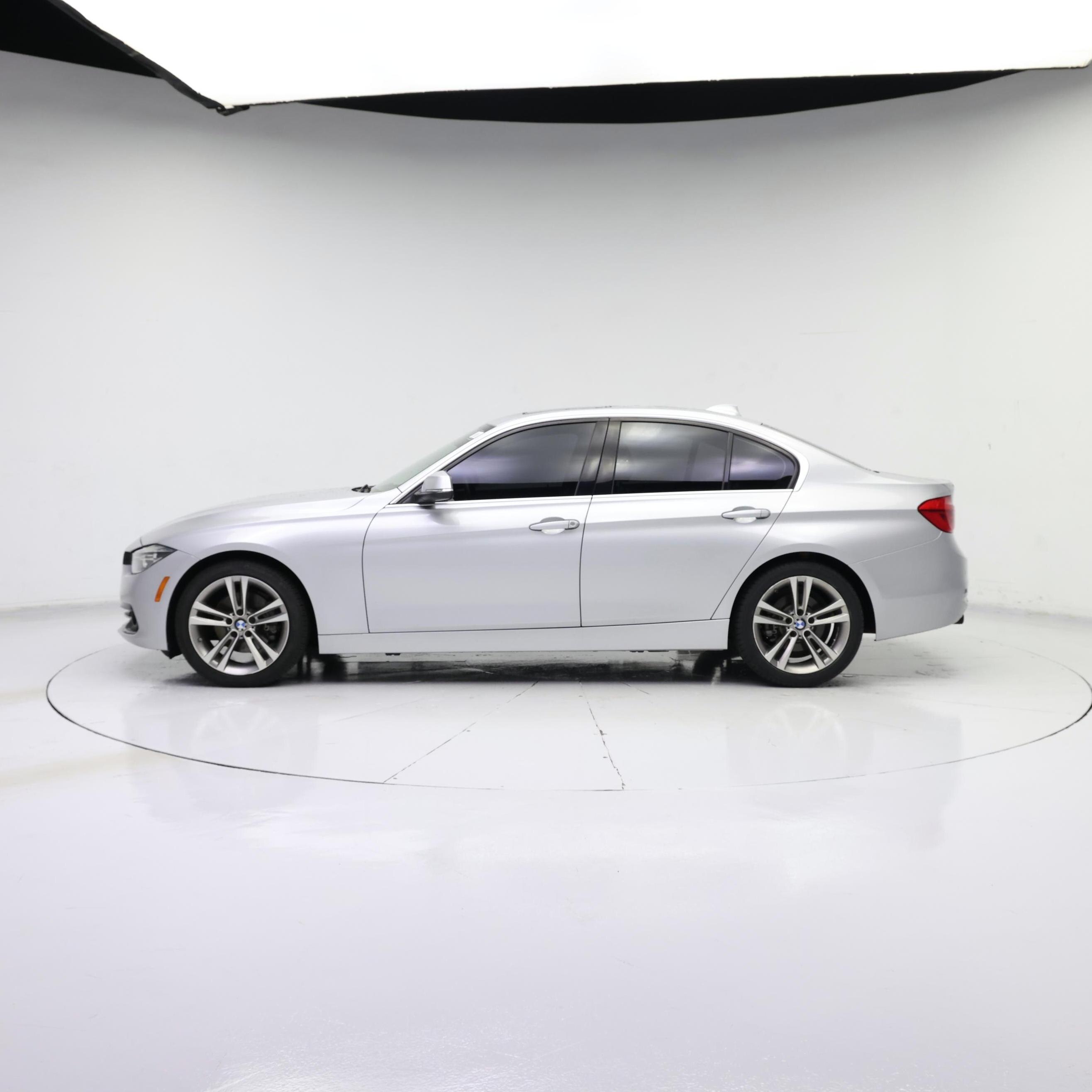 Thumbnail: 2017 BMW 3 Series - 3