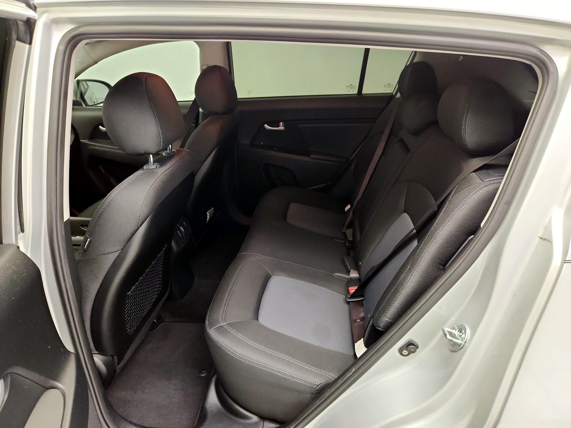 Thumbnail: 2016 Kia Sportage - 18