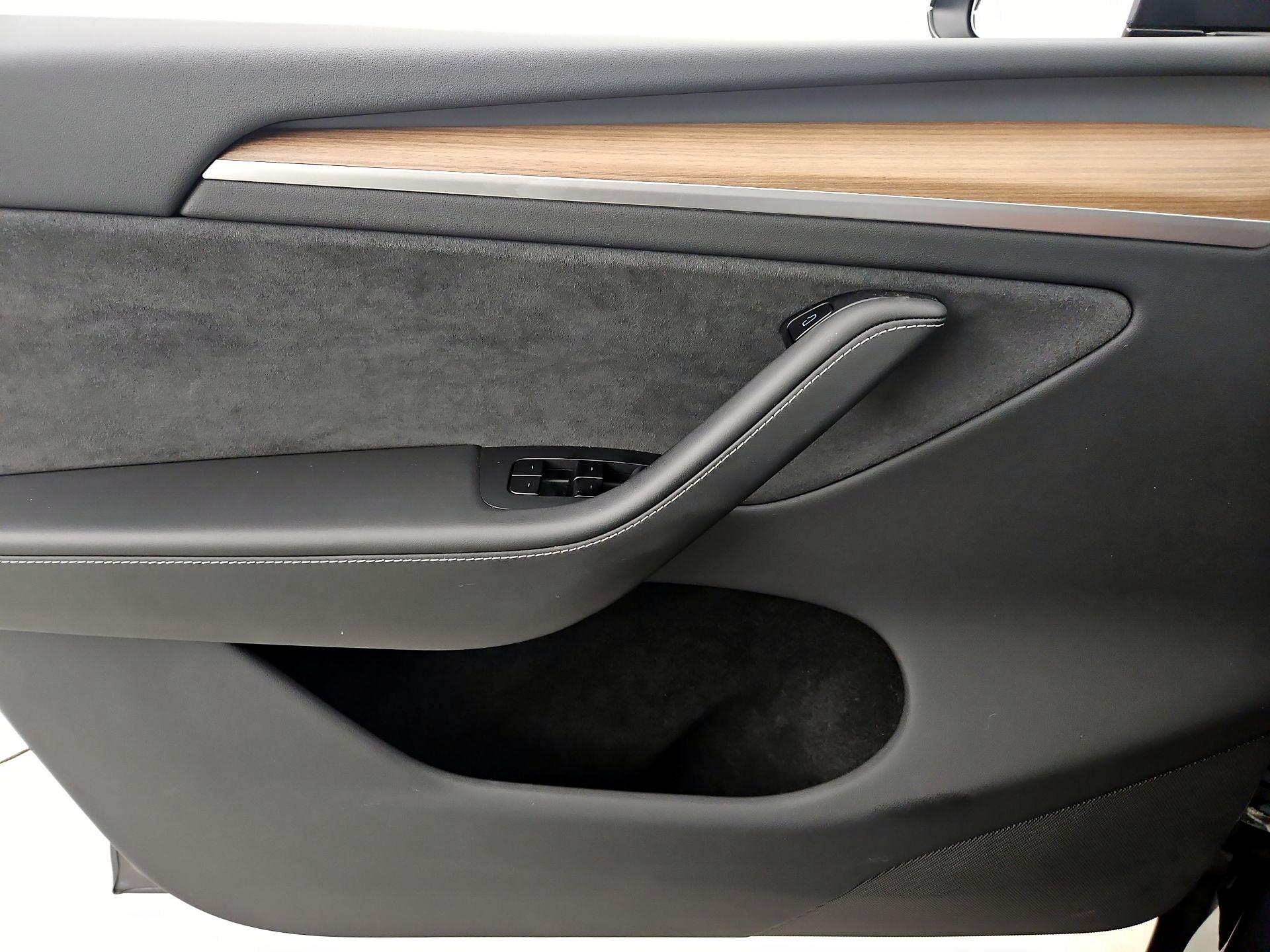 Thumbnail: 2025 Tesla Model Y - 12