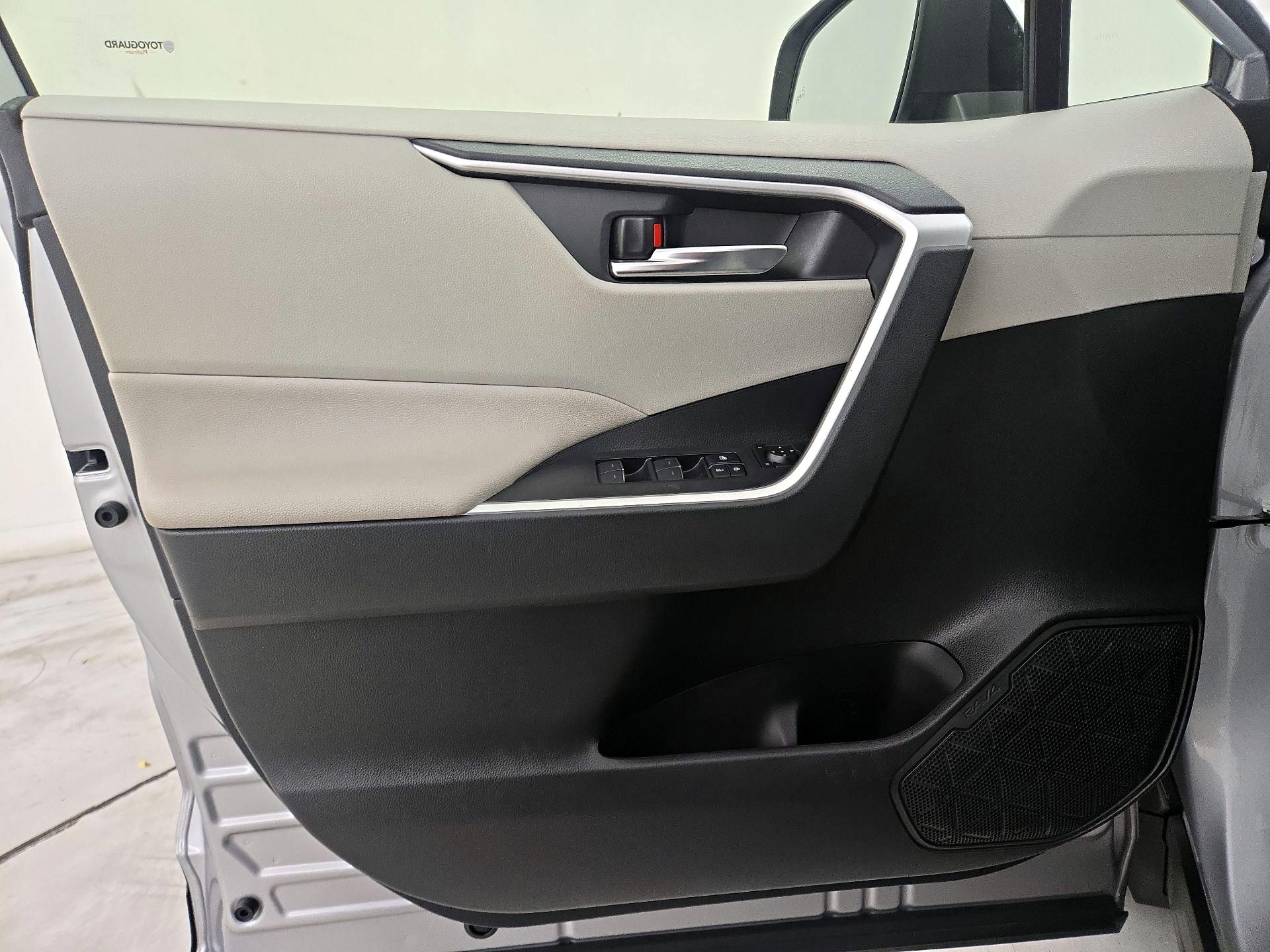 Thumbnail: 2023 Toyota RAV4 - 12