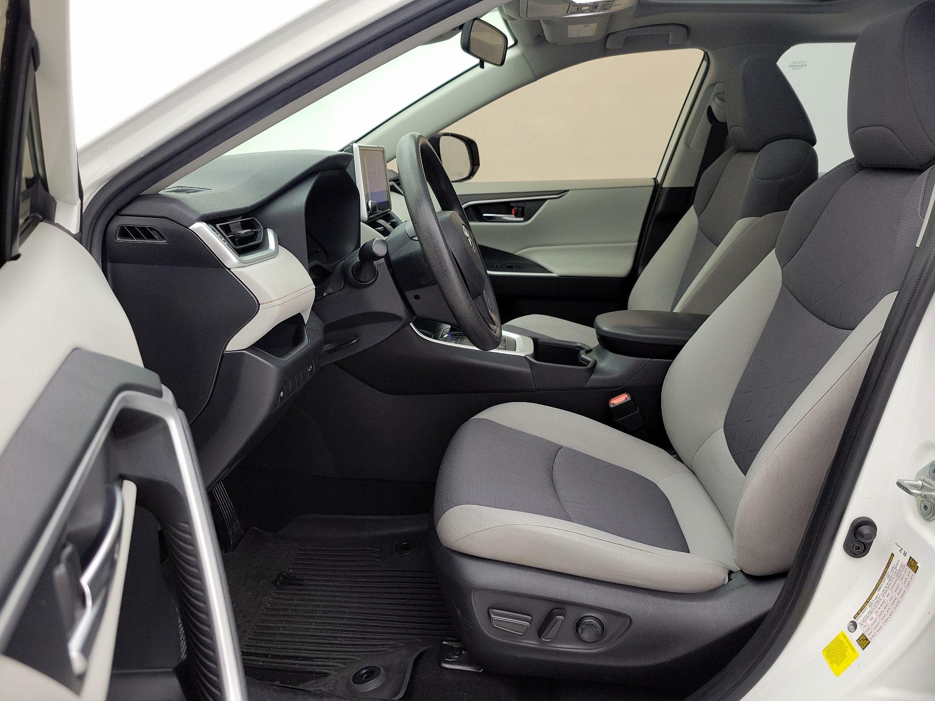 Thumbnail: 2023 Toyota RAV4 - 11