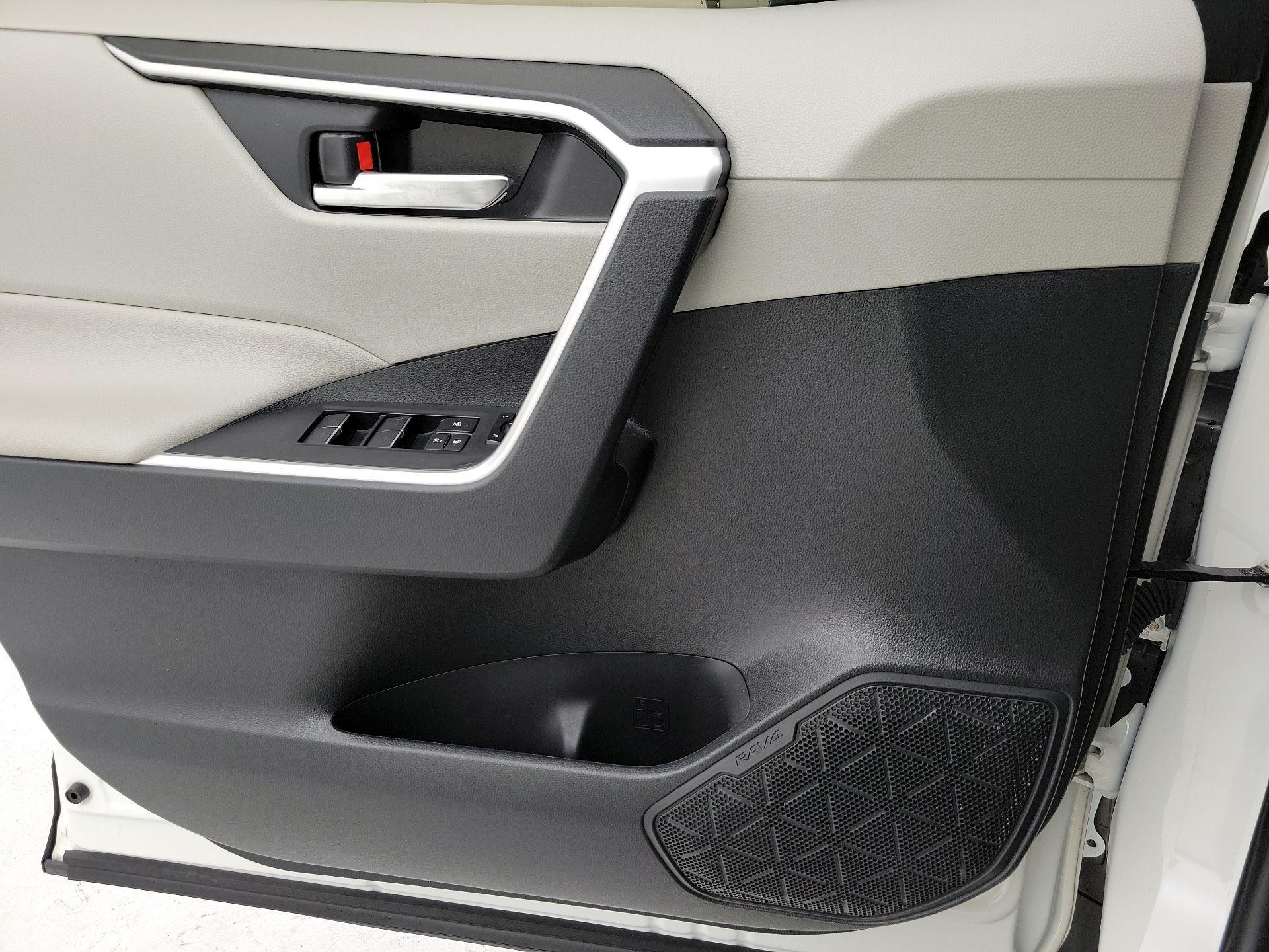 Thumbnail: 2023 Toyota RAV4 - 12