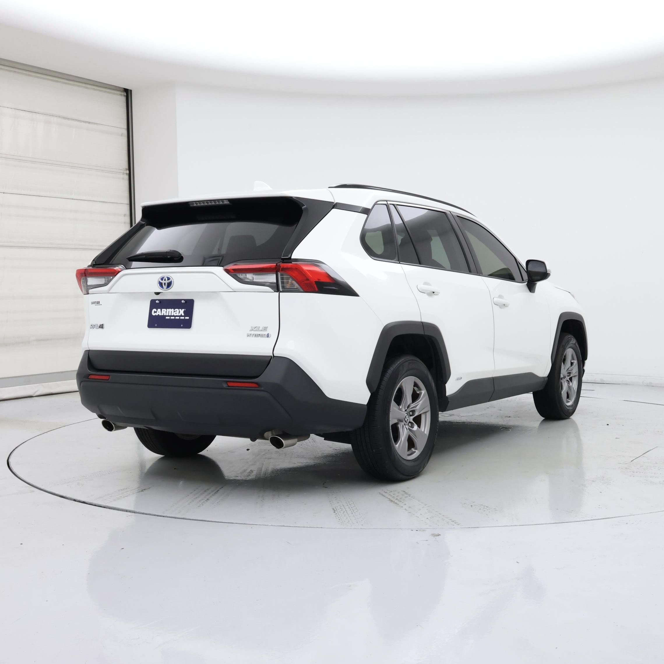 Thumbnail: 2023 Toyota RAV4 - 8