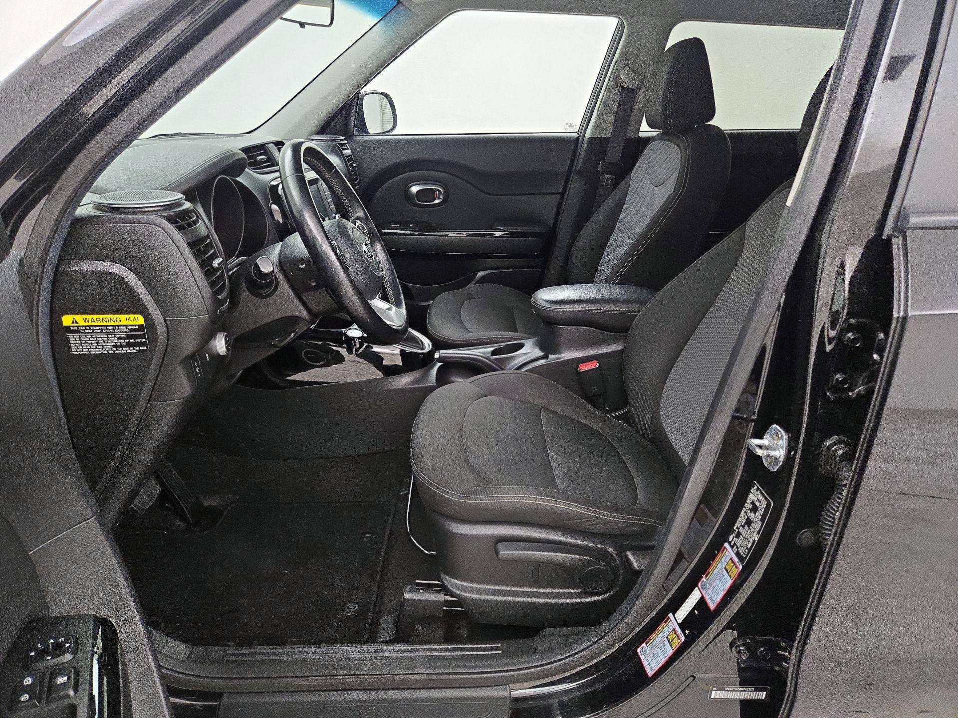Thumbnail: 2017 Kia Soul - 11