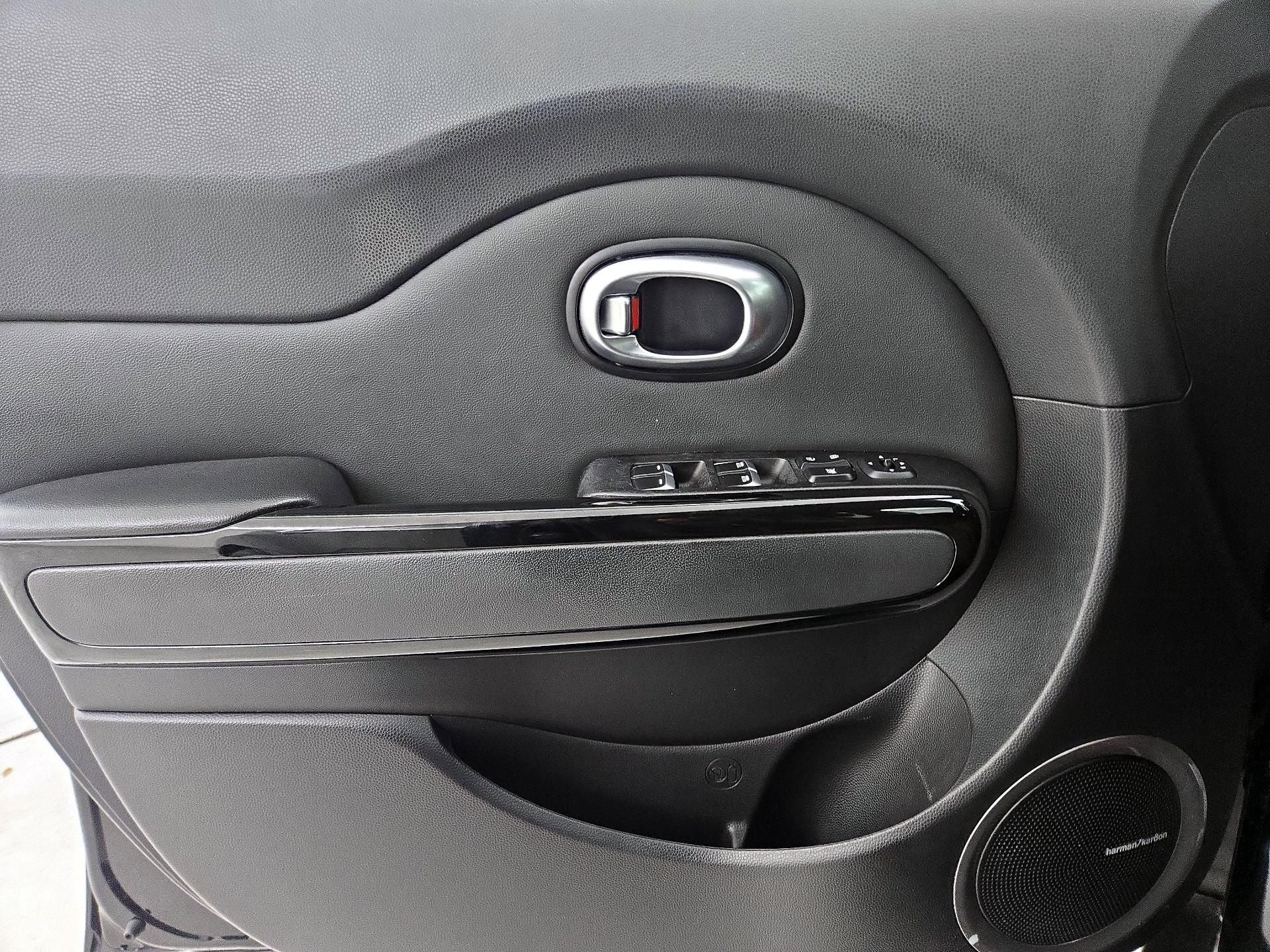Thumbnail: 2017 Kia Soul - 12
