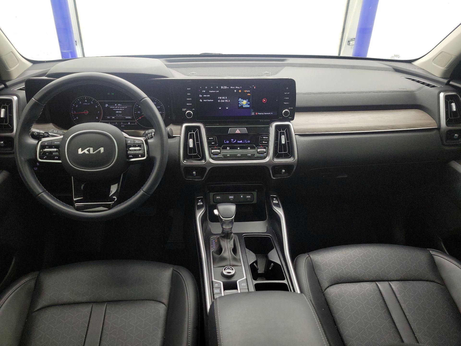 Thumbnail: 2023 Kia Sorento - 9
