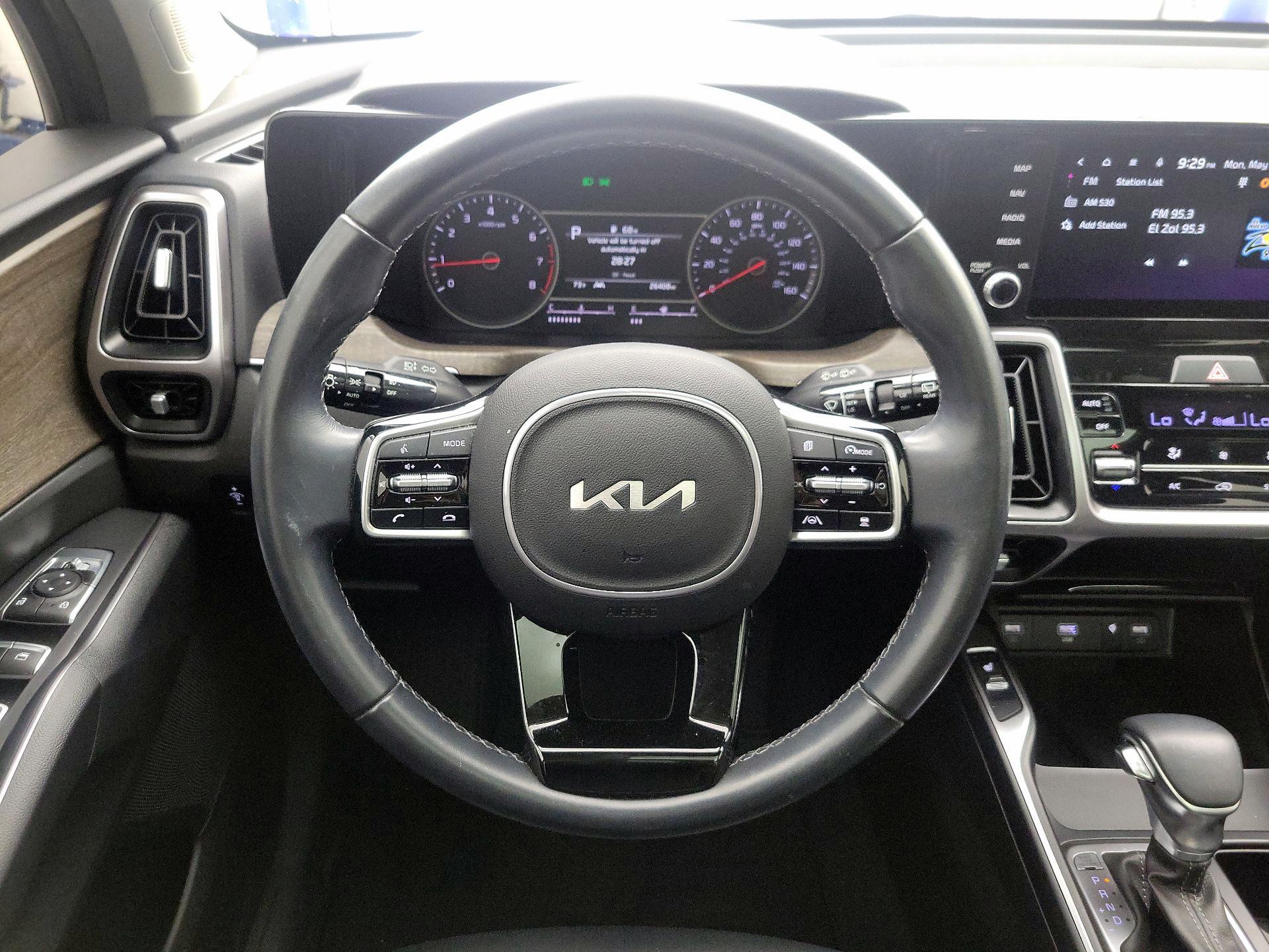 Thumbnail: 2023 Kia Sorento - 10