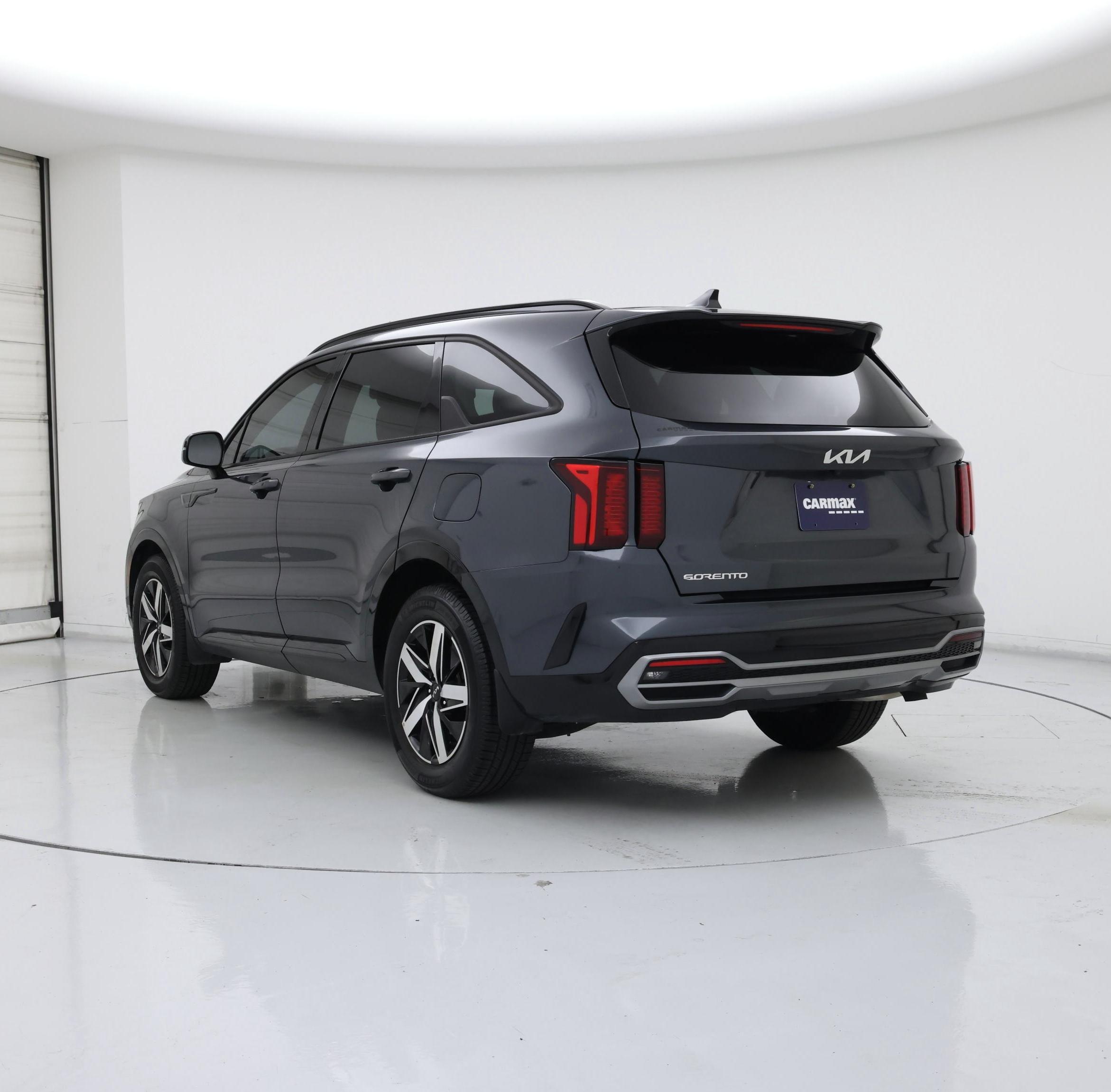 Thumbnail: 2023 Kia Sorento - 2