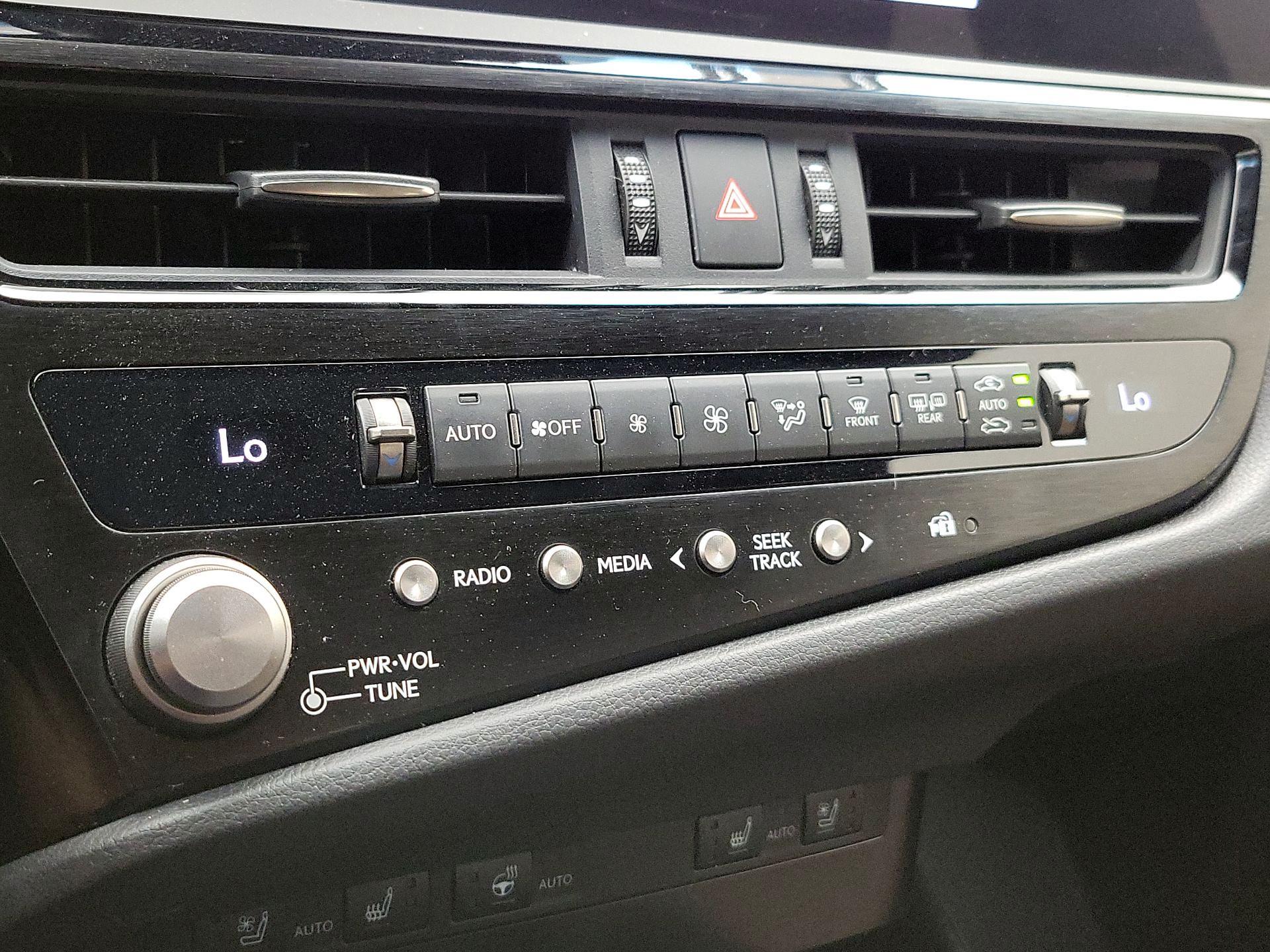Thumbnail: 2023 Lexus ES - 16