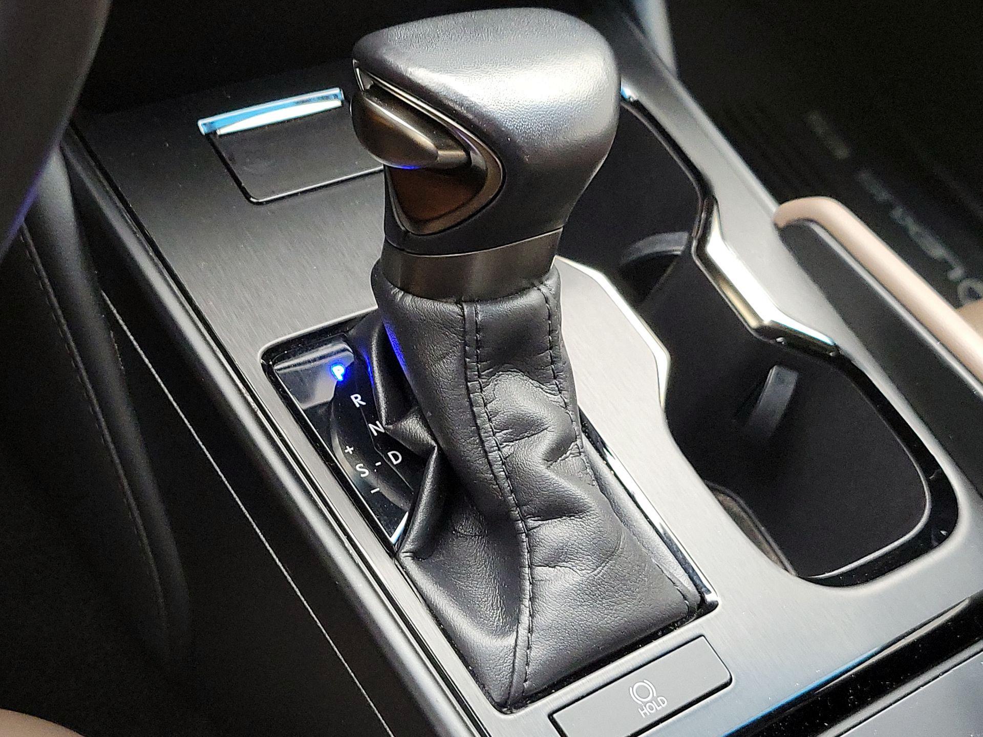 Thumbnail: 2023 Lexus ES - 17