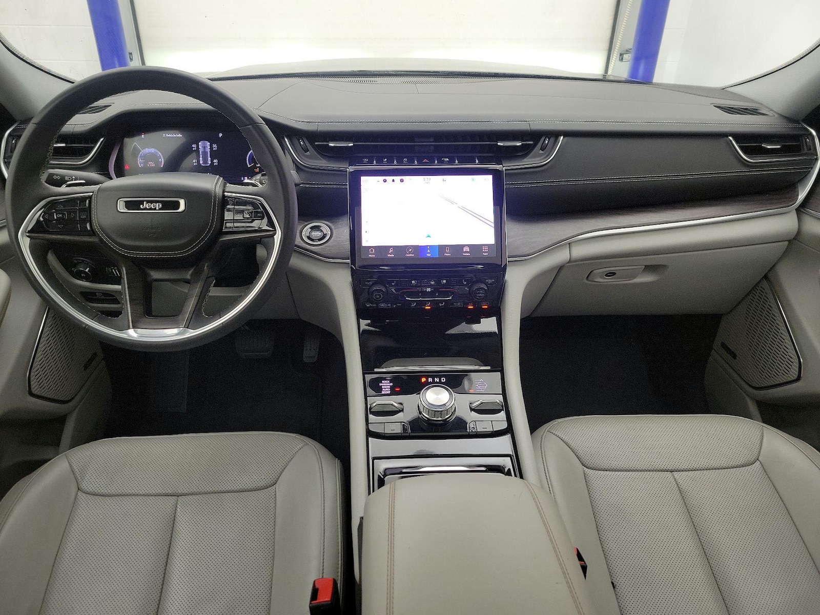 2023 Jeep Grand Cherokee Overland - Photo 10
