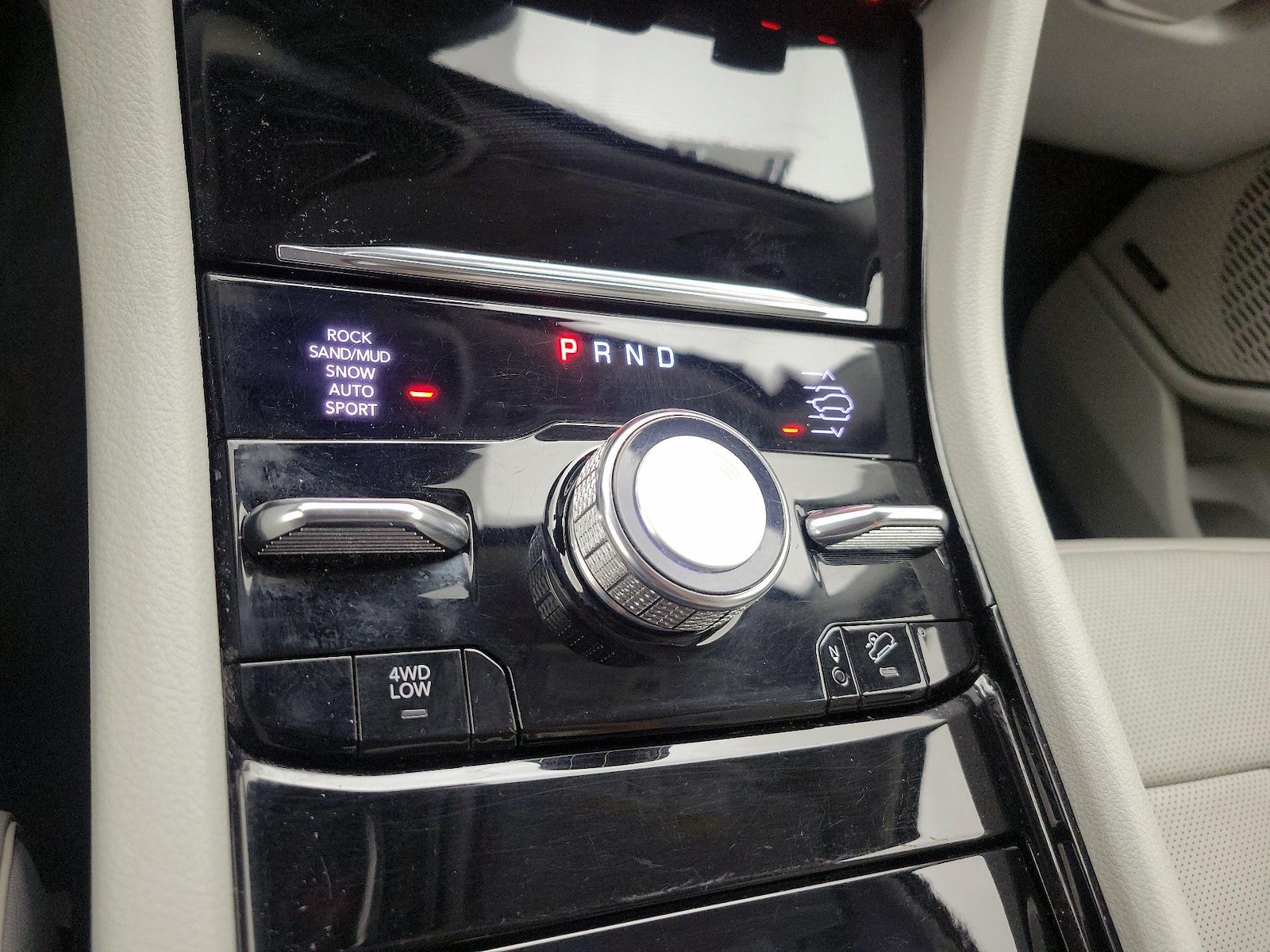 2023 Jeep Grand Cherokee Overland - Photo 19