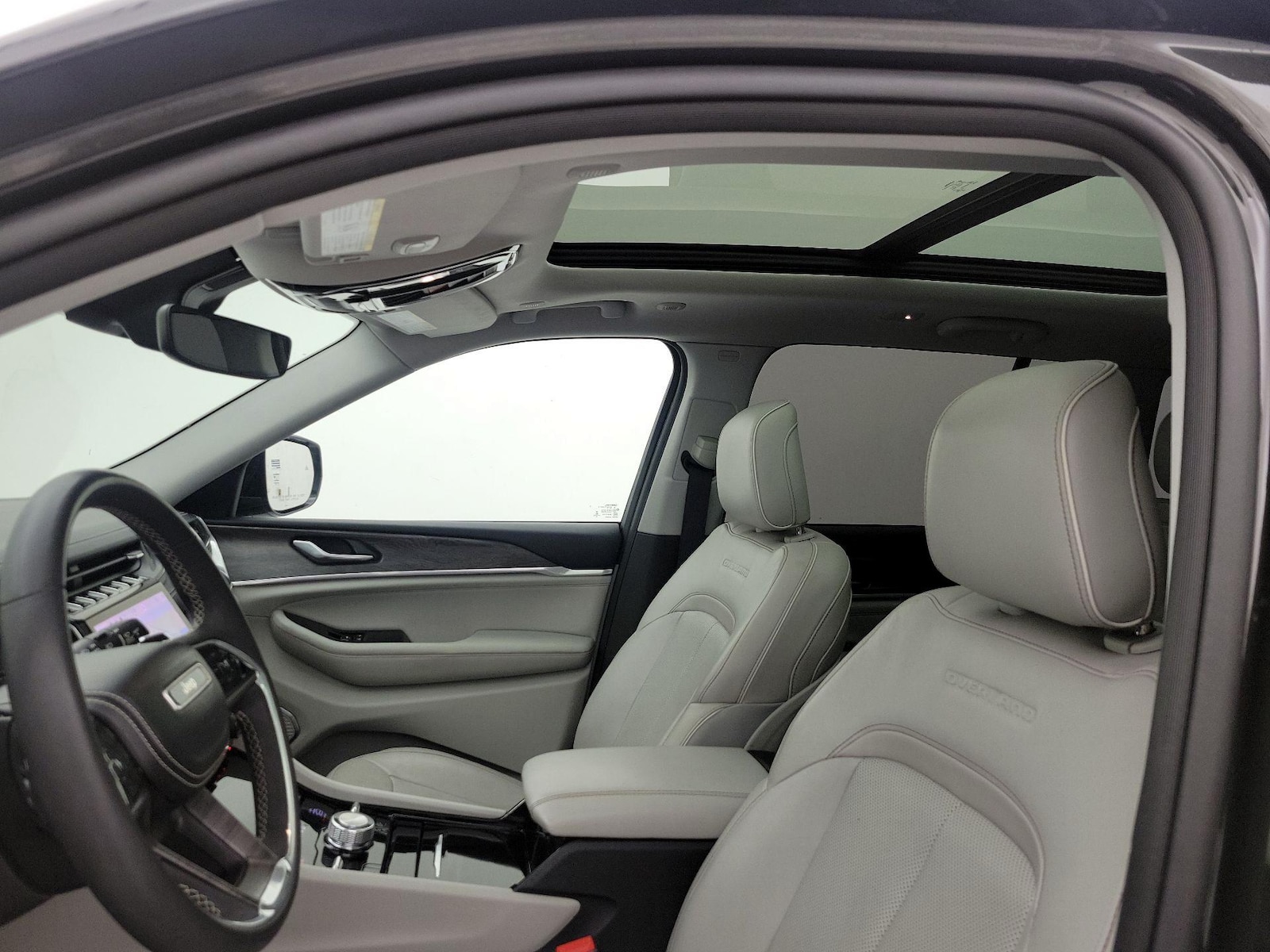 2023 Jeep Grand Cherokee Overland - Photo 21