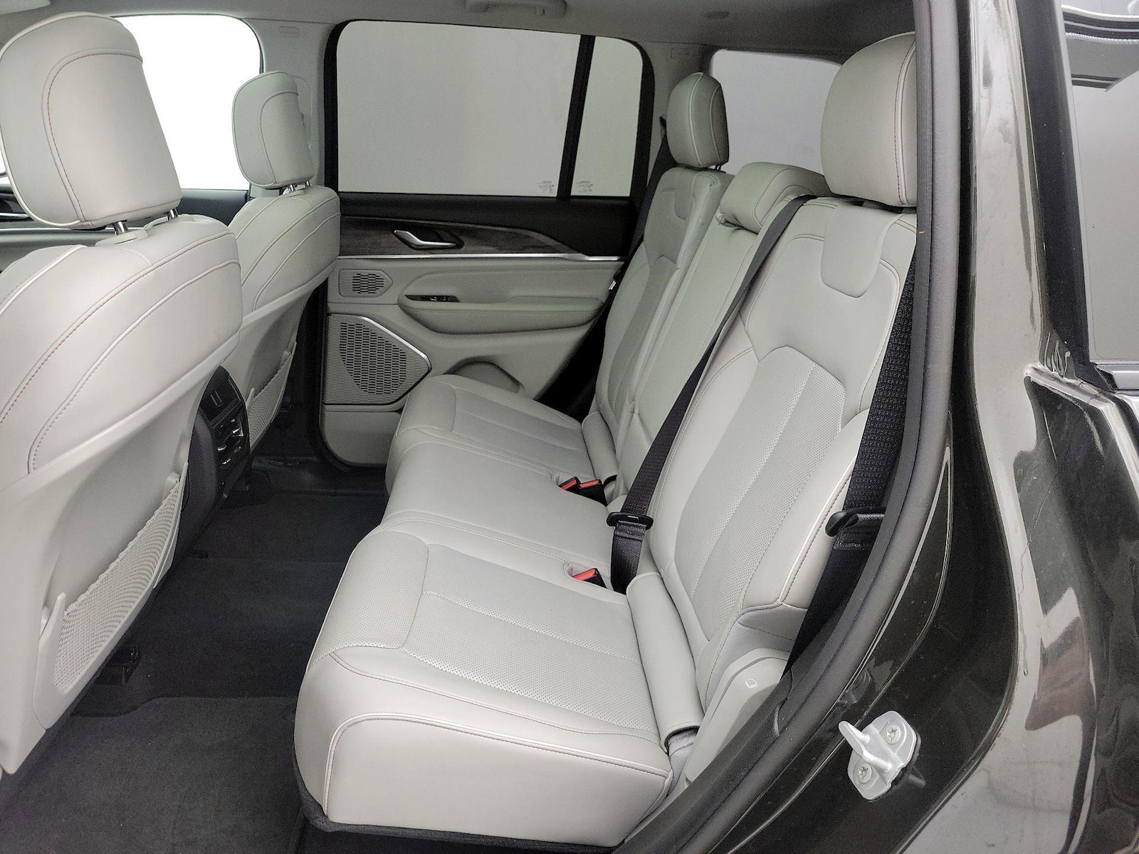 2023 Jeep Grand Cherokee Overland - Photo 22