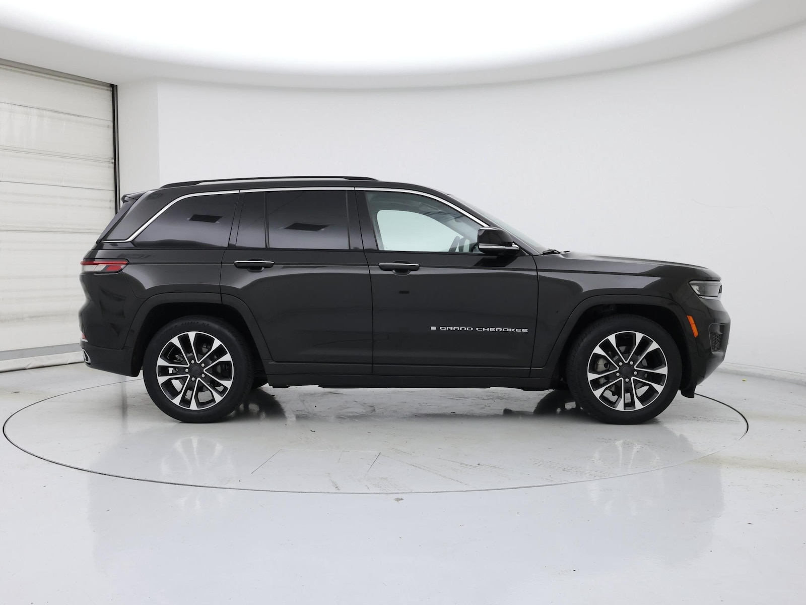 2023 Jeep Grand Cherokee Overland - Photo 8