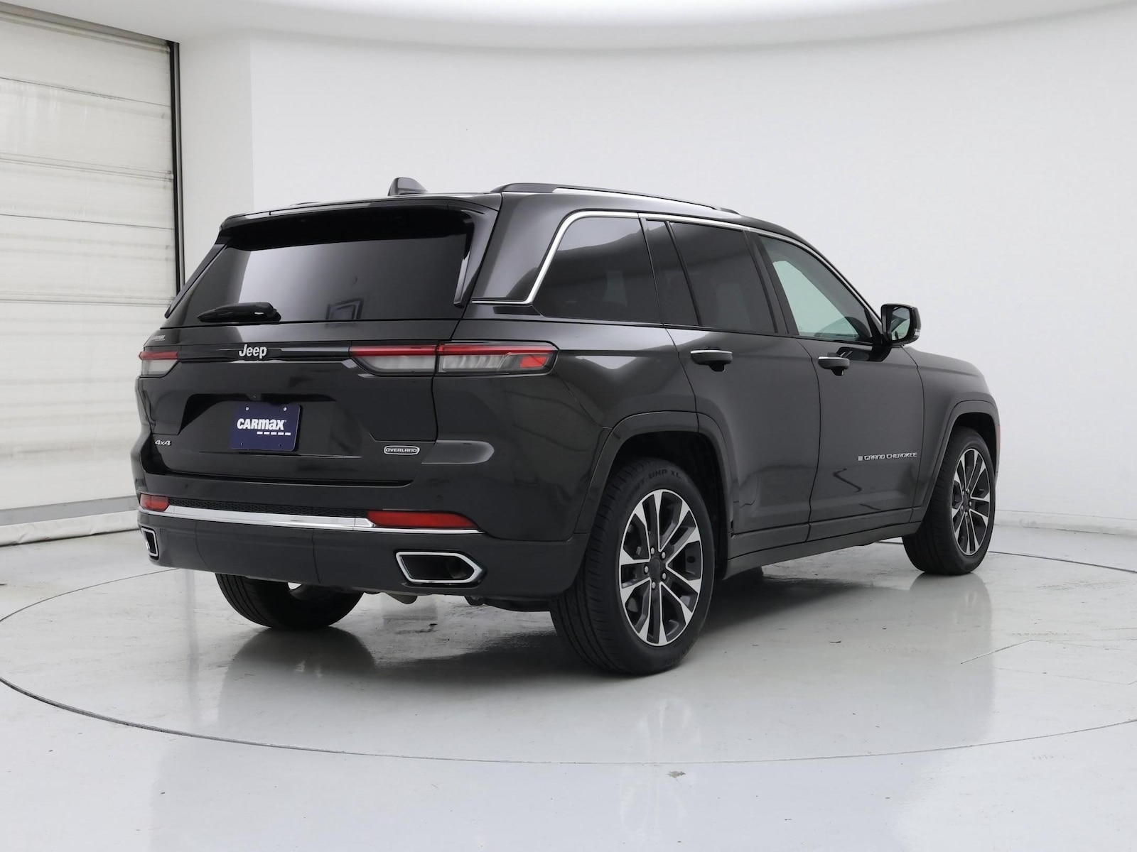 2023 Jeep Grand Cherokee Overland - Photo 9