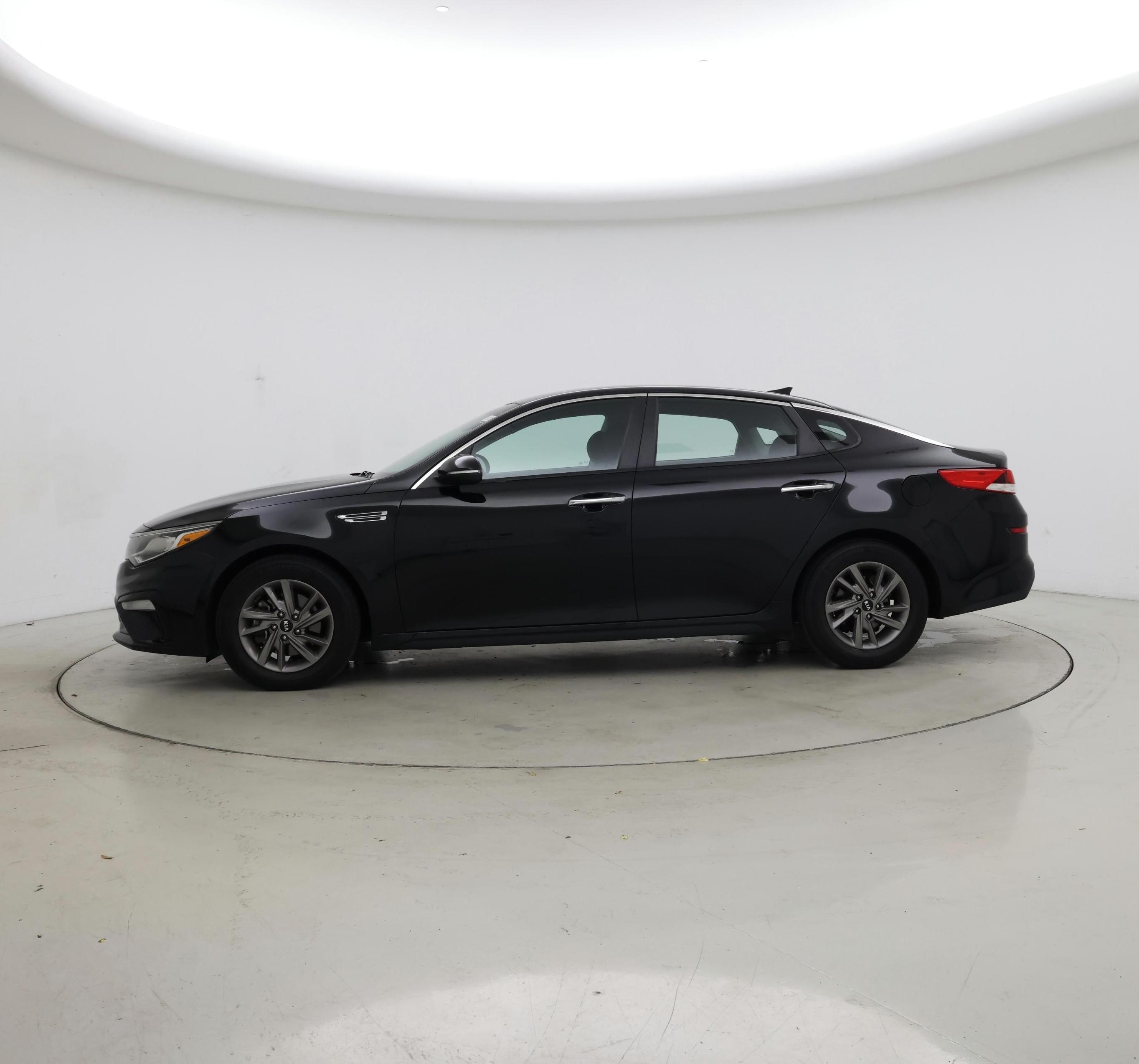 Thumbnail: 2020 Kia Optima - 3