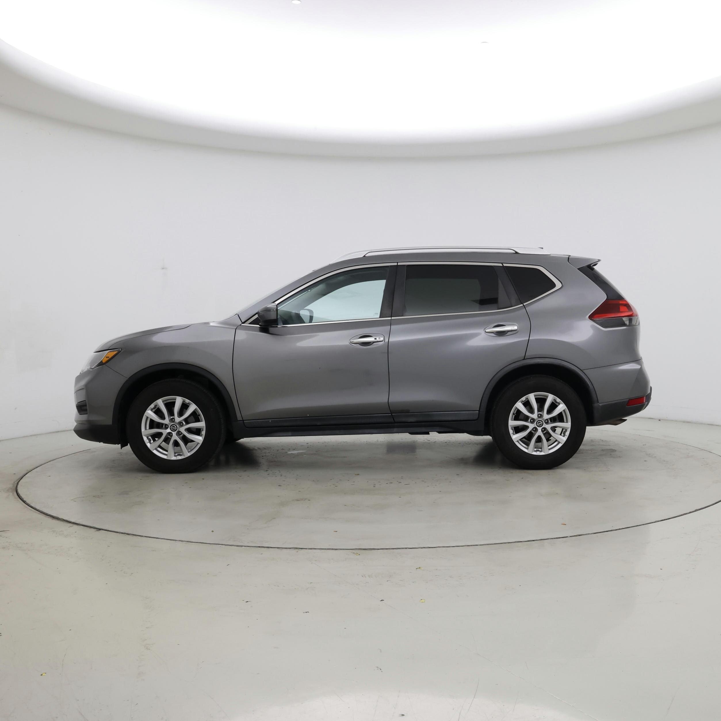 Thumbnail: 2018 Nissan Rogue - 3
