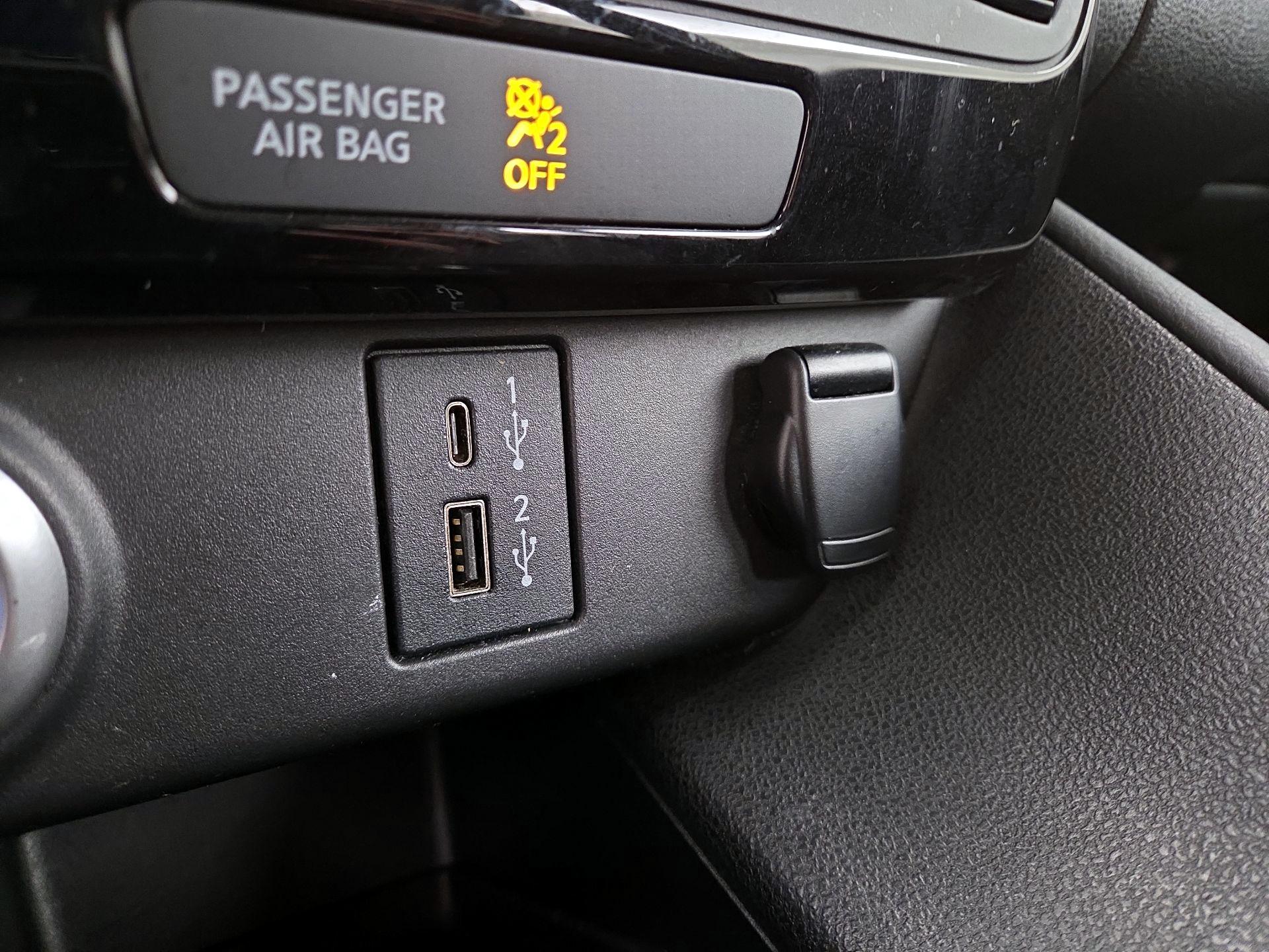 Thumbnail: 2020 Nissan Leaf - 19