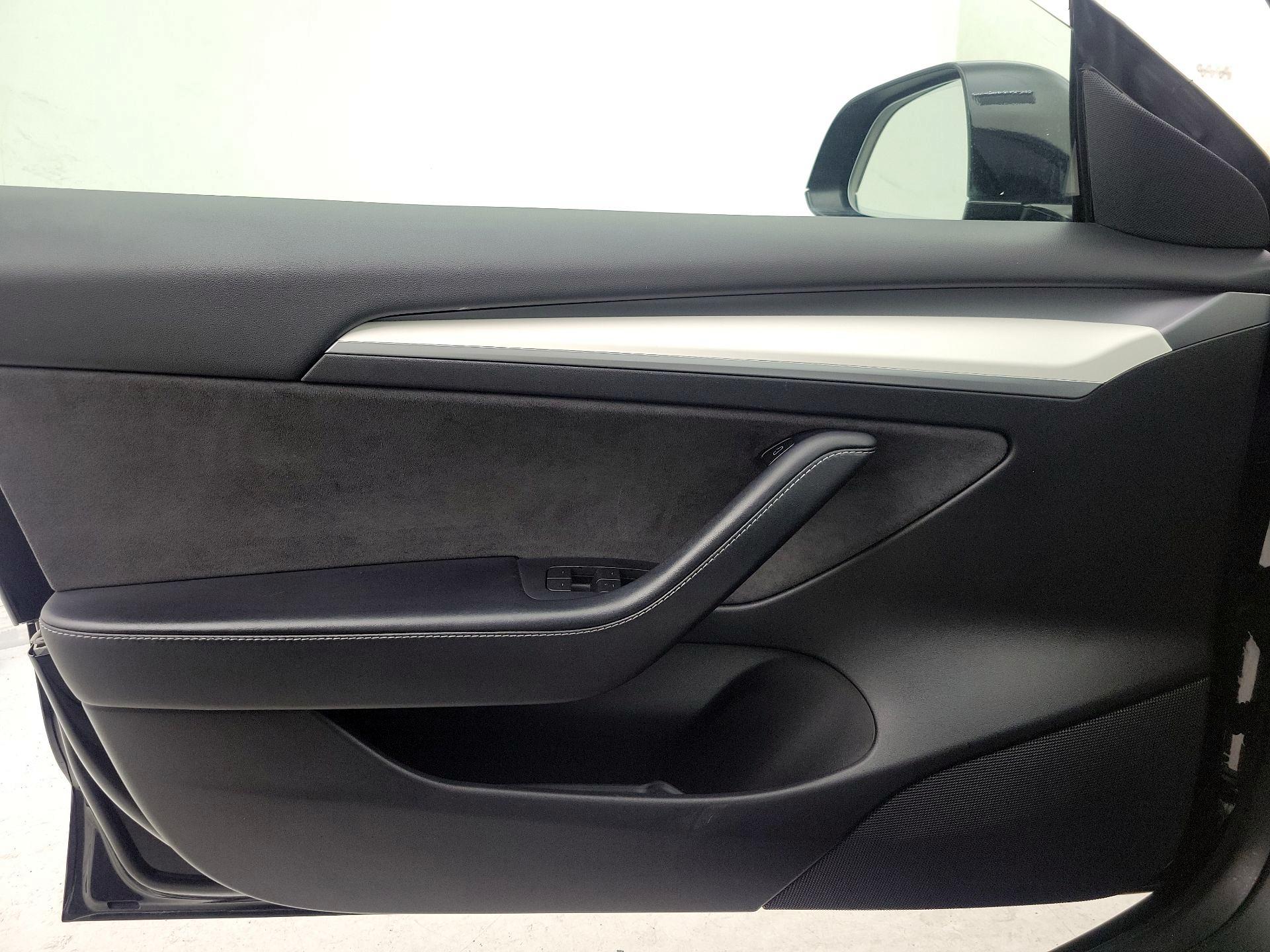 Thumbnail: 2021 Tesla Model 3 - 12