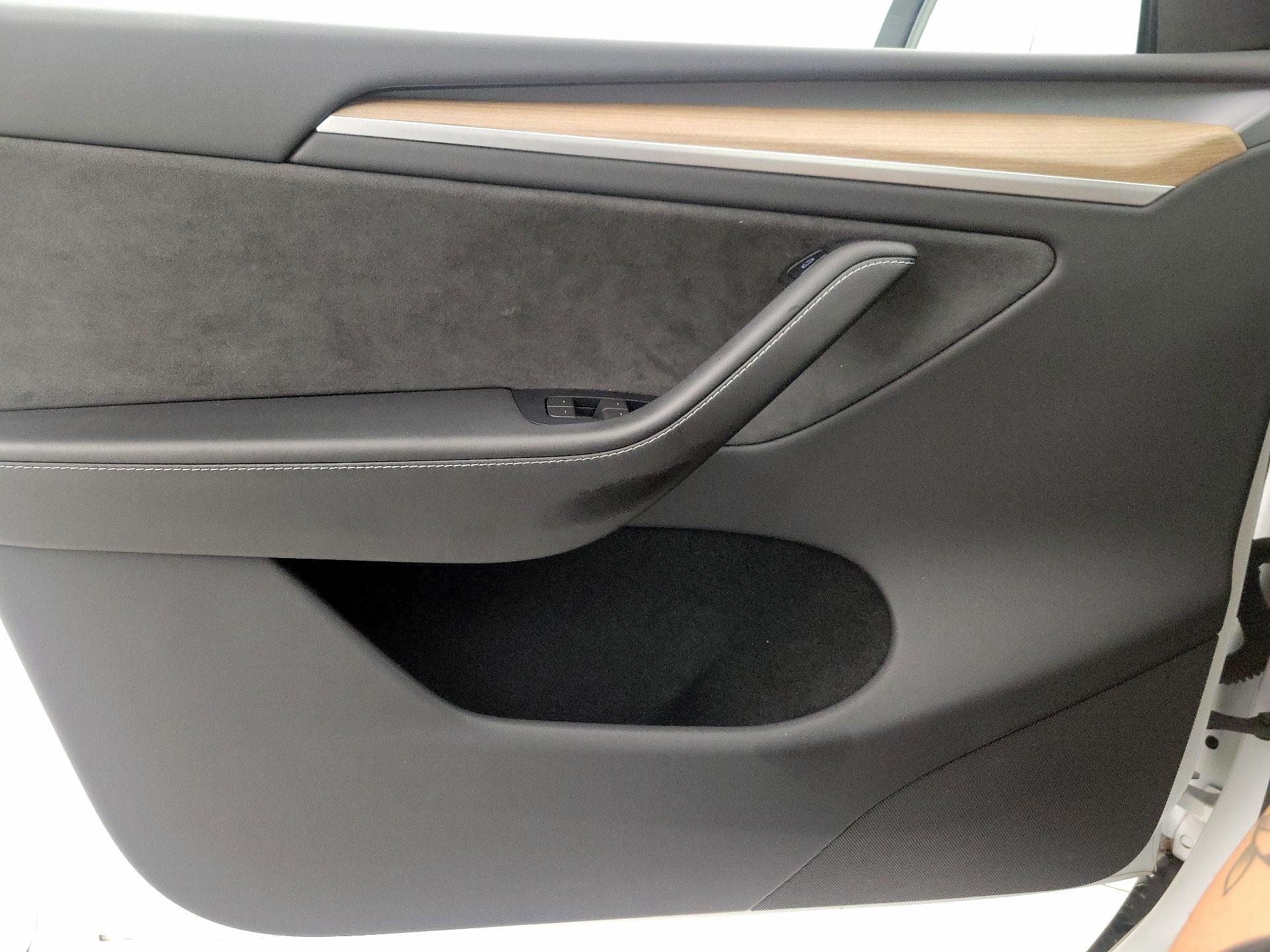 Thumbnail: 2023 Tesla Model Y - 12