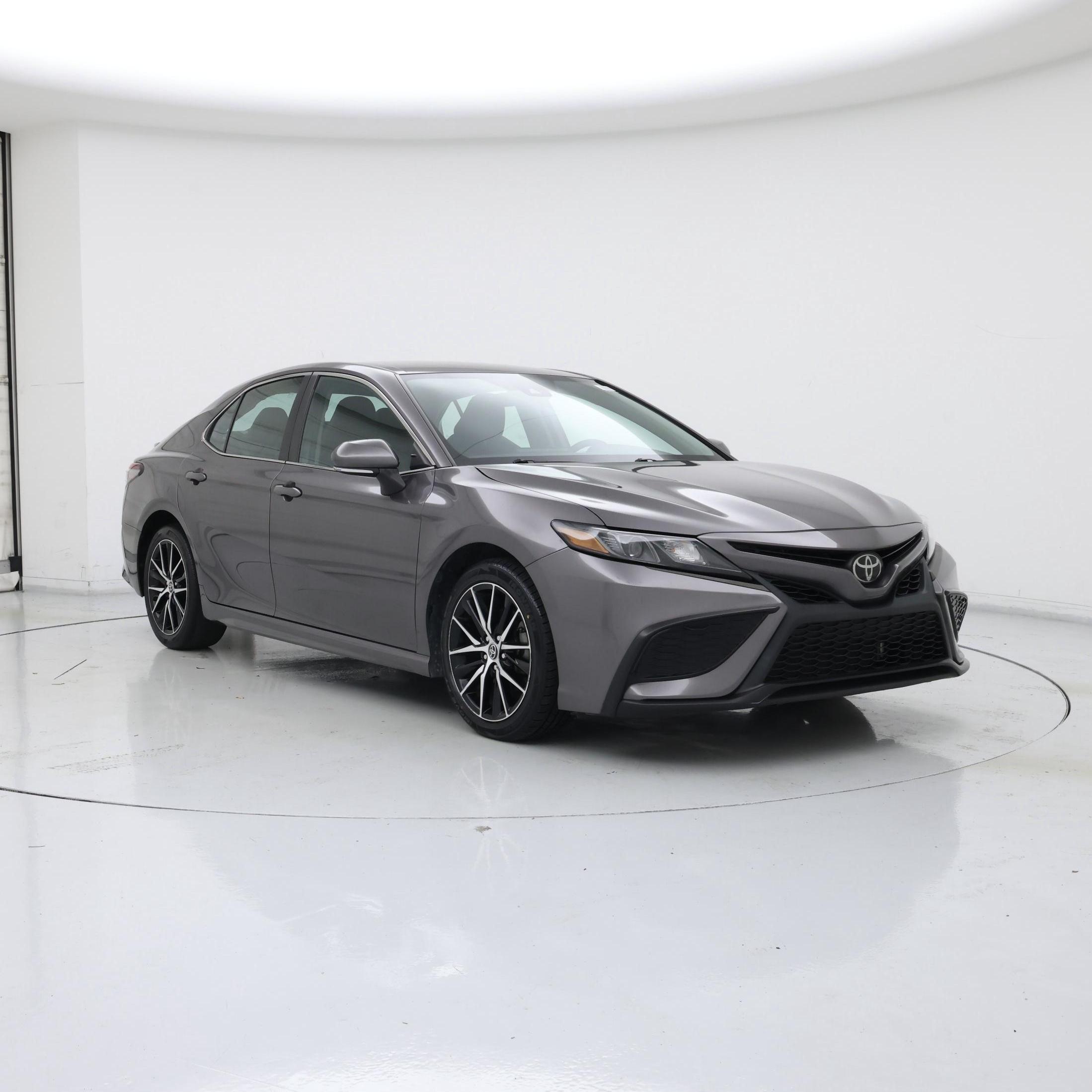 Gray 2023 Toyota Camry SE FWD Sedan Front-Wheel Drive Automatic