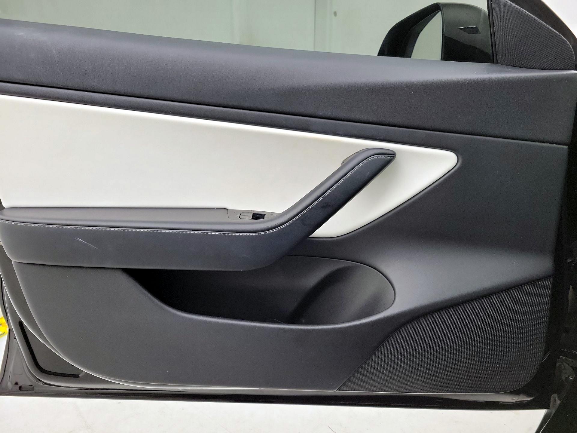 Thumbnail: 2021 Tesla Model 3 - 12