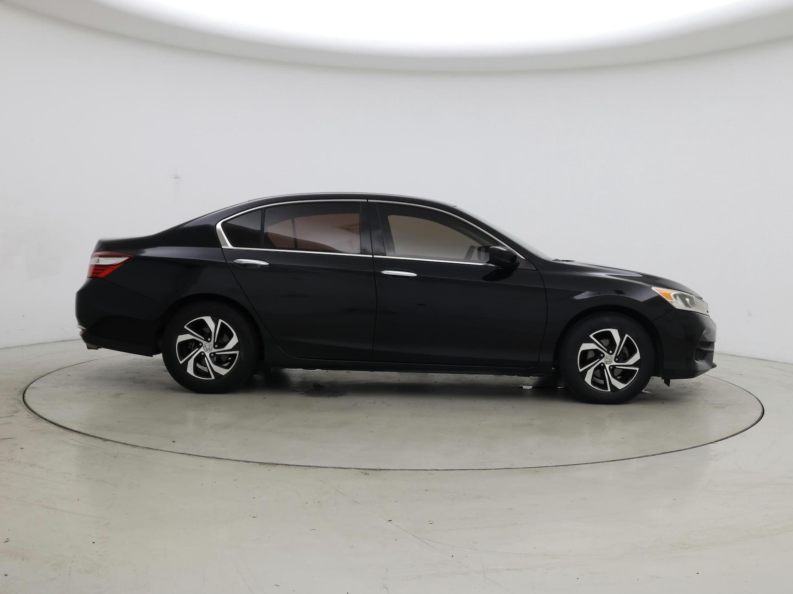 2017 Honda Accord LX - Photo 8