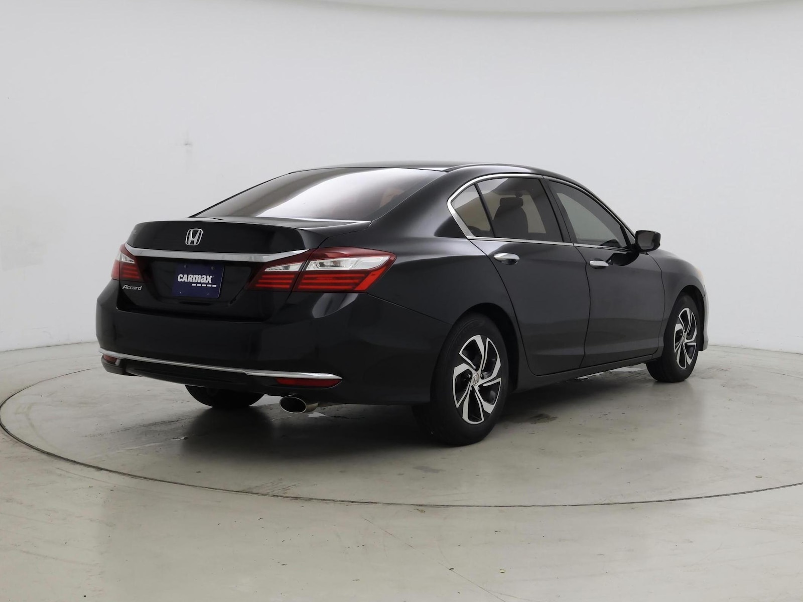 2017 Honda Accord LX - Photo 9