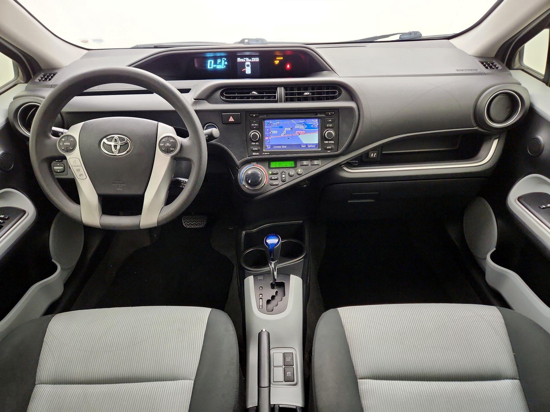 Thumbnail: 2014 Toyota Prius c - 9