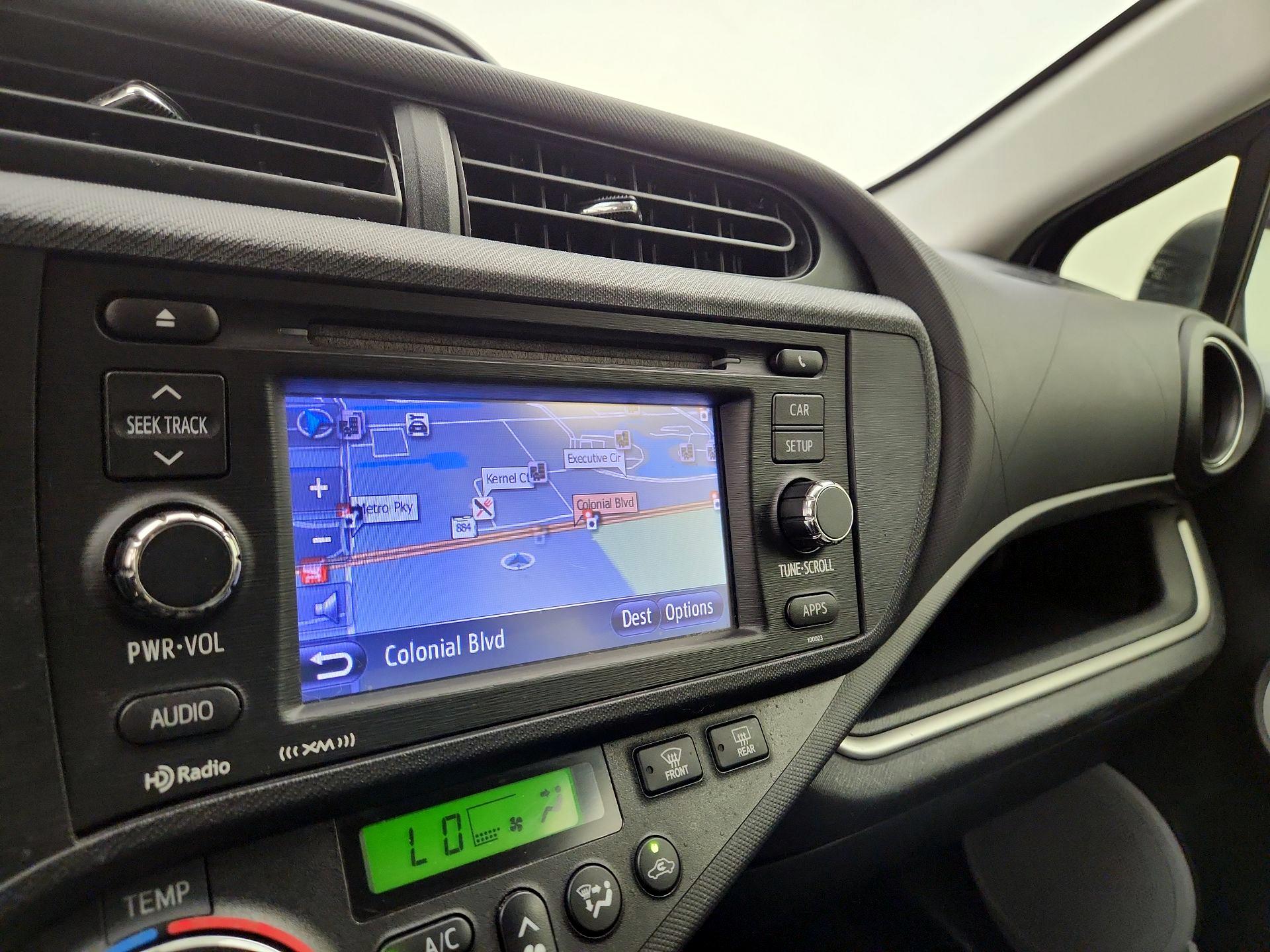 Thumbnail: 2014 Toyota Prius c - 13