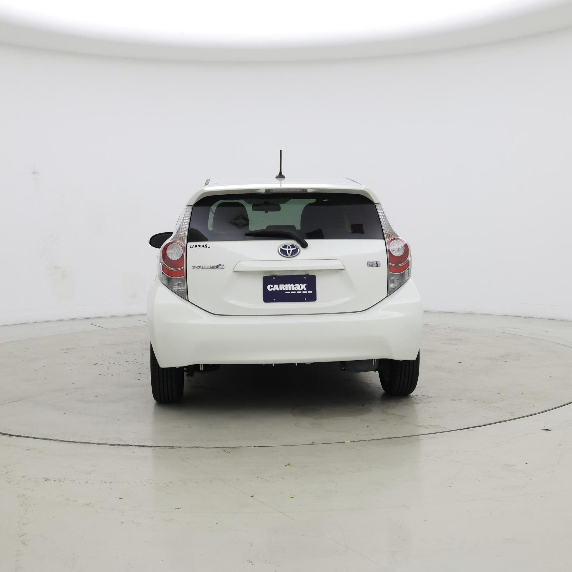 Thumbnail: 2014 Toyota Prius c - 6