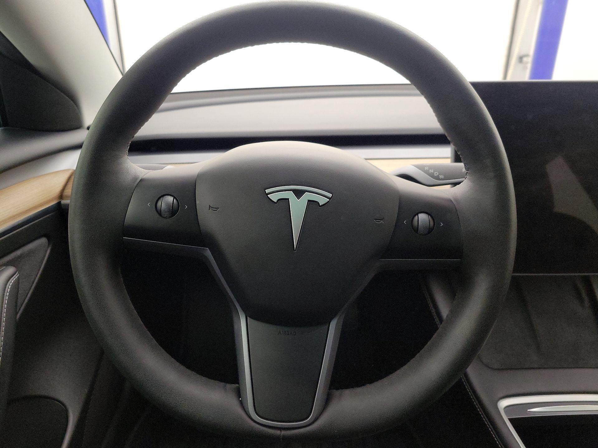 Thumbnail: 2023 Tesla Model 3 - 10