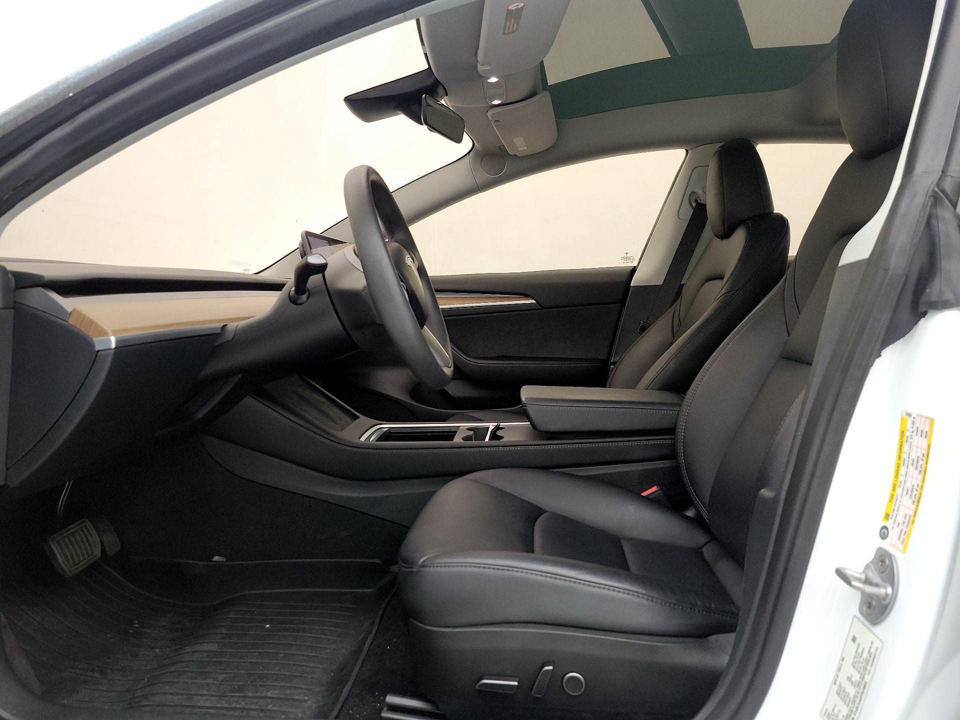 Thumbnail: 2023 Tesla Model 3 - 11