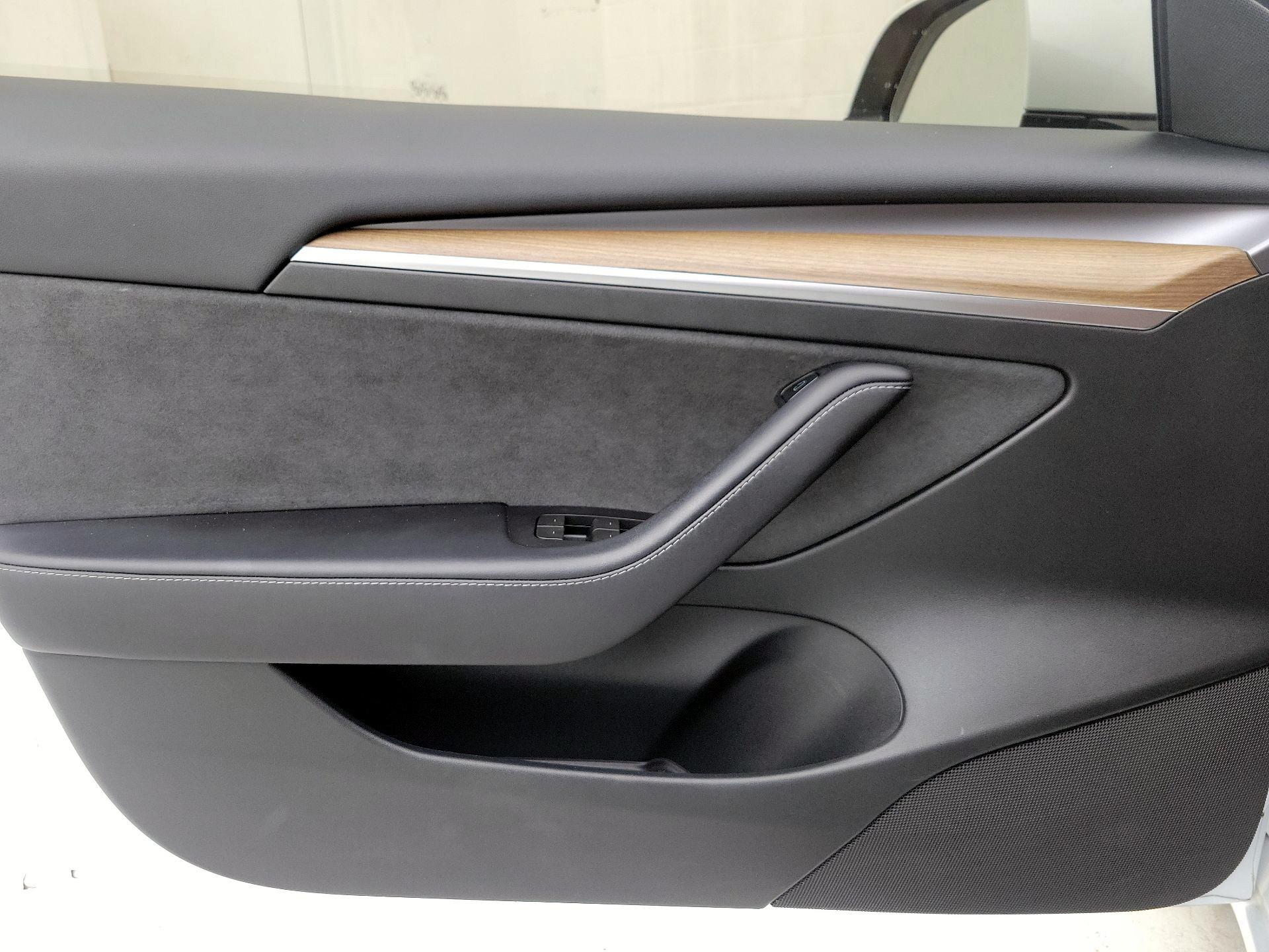 Thumbnail: 2023 Tesla Model 3 - 12