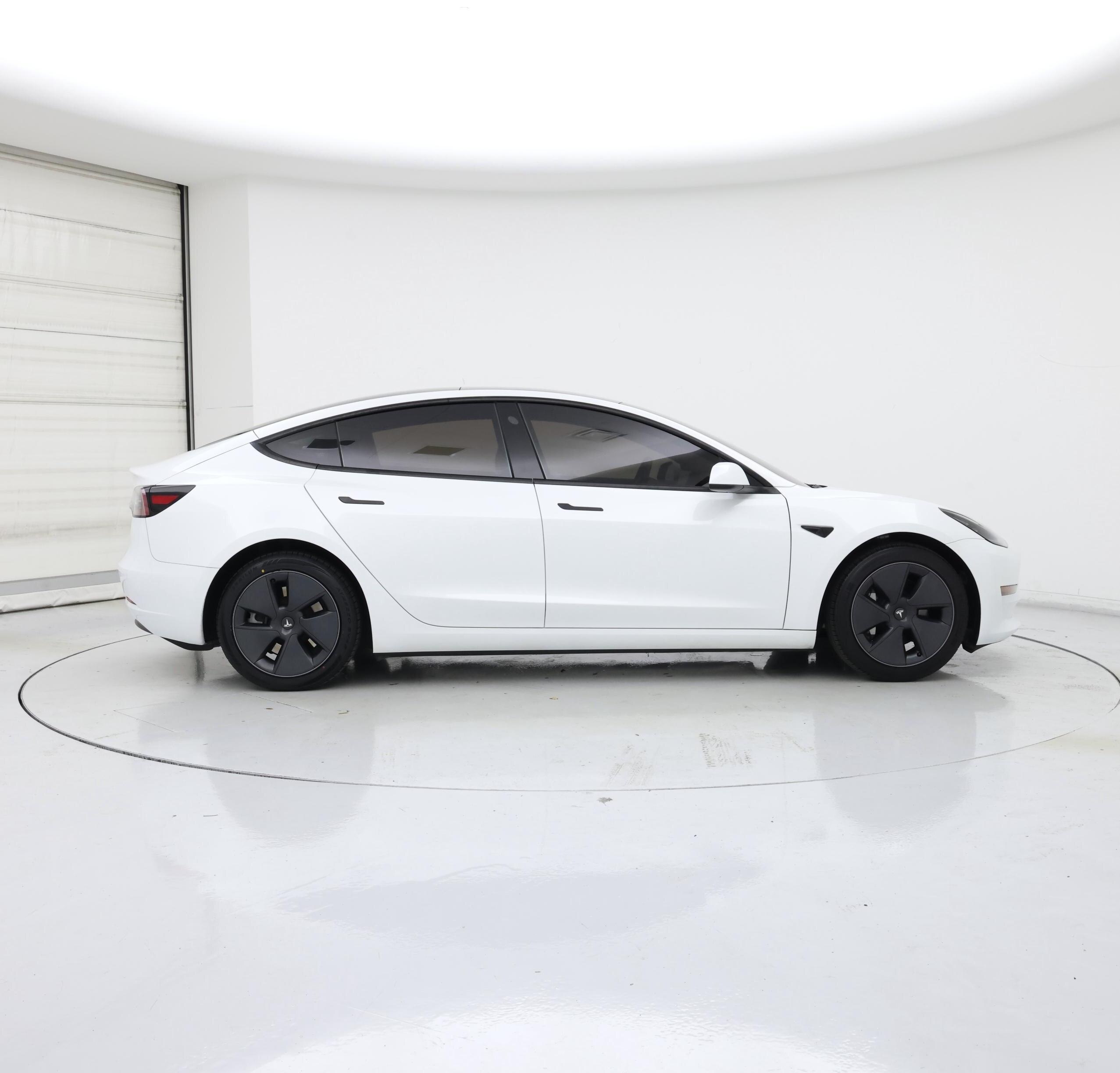 Thumbnail: 2023 Tesla Model 3 - 7