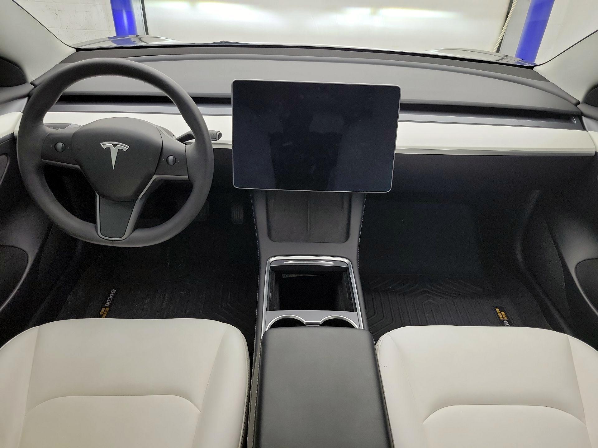 Thumbnail: 2023 Tesla Model 3 - 9