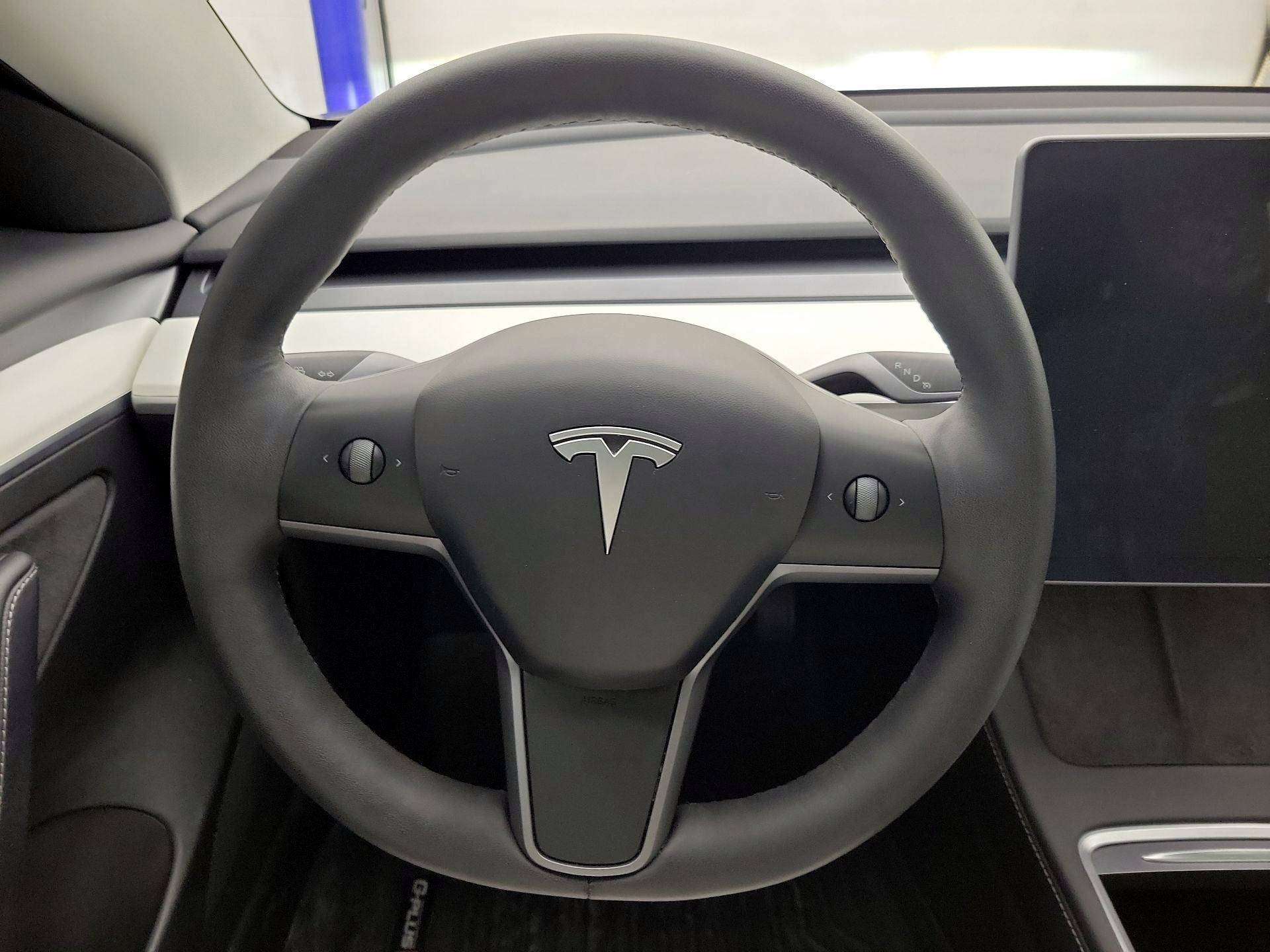 Thumbnail: 2023 Tesla Model 3 - 10