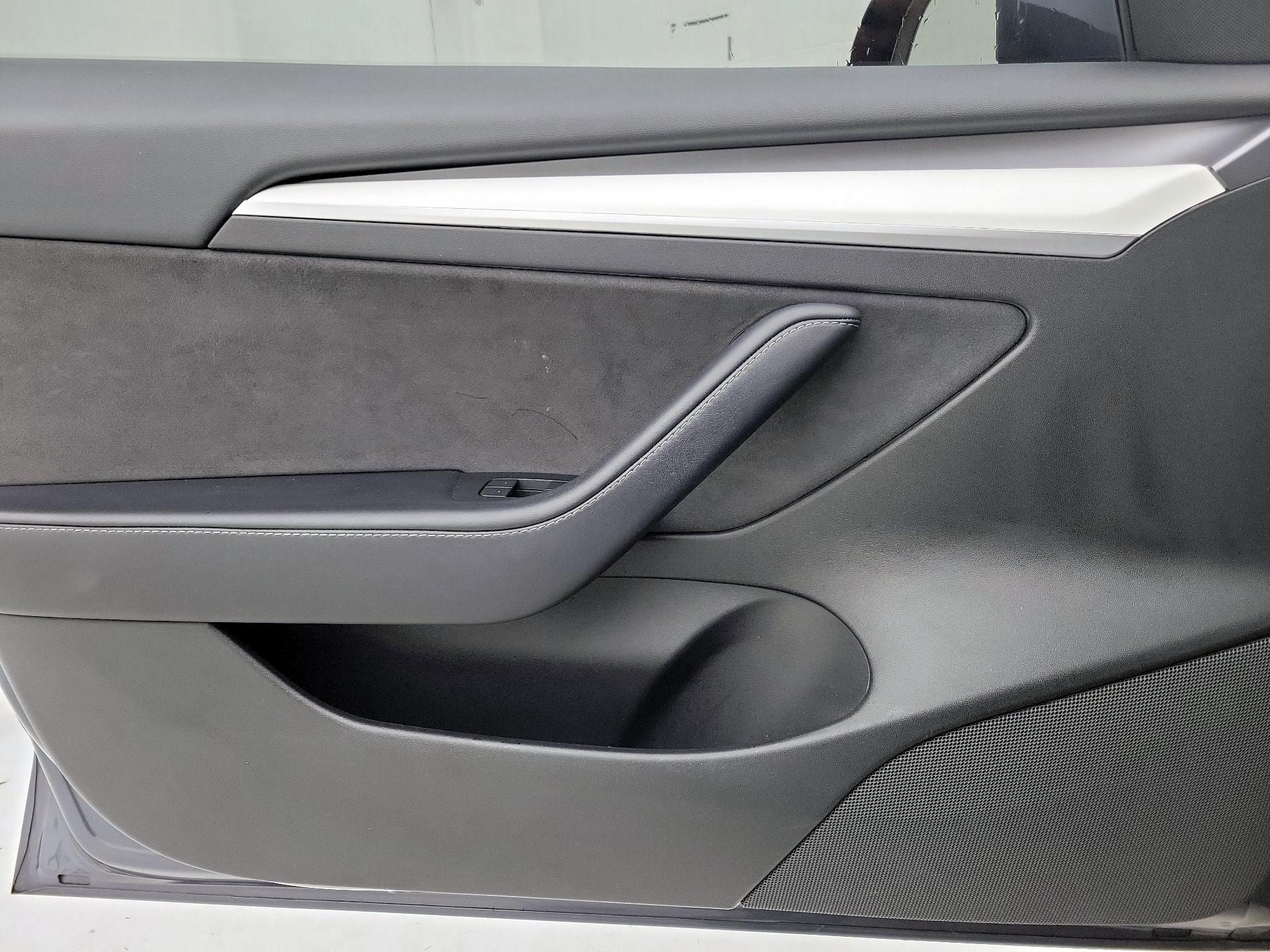 Thumbnail: 2023 Tesla Model 3 - 12