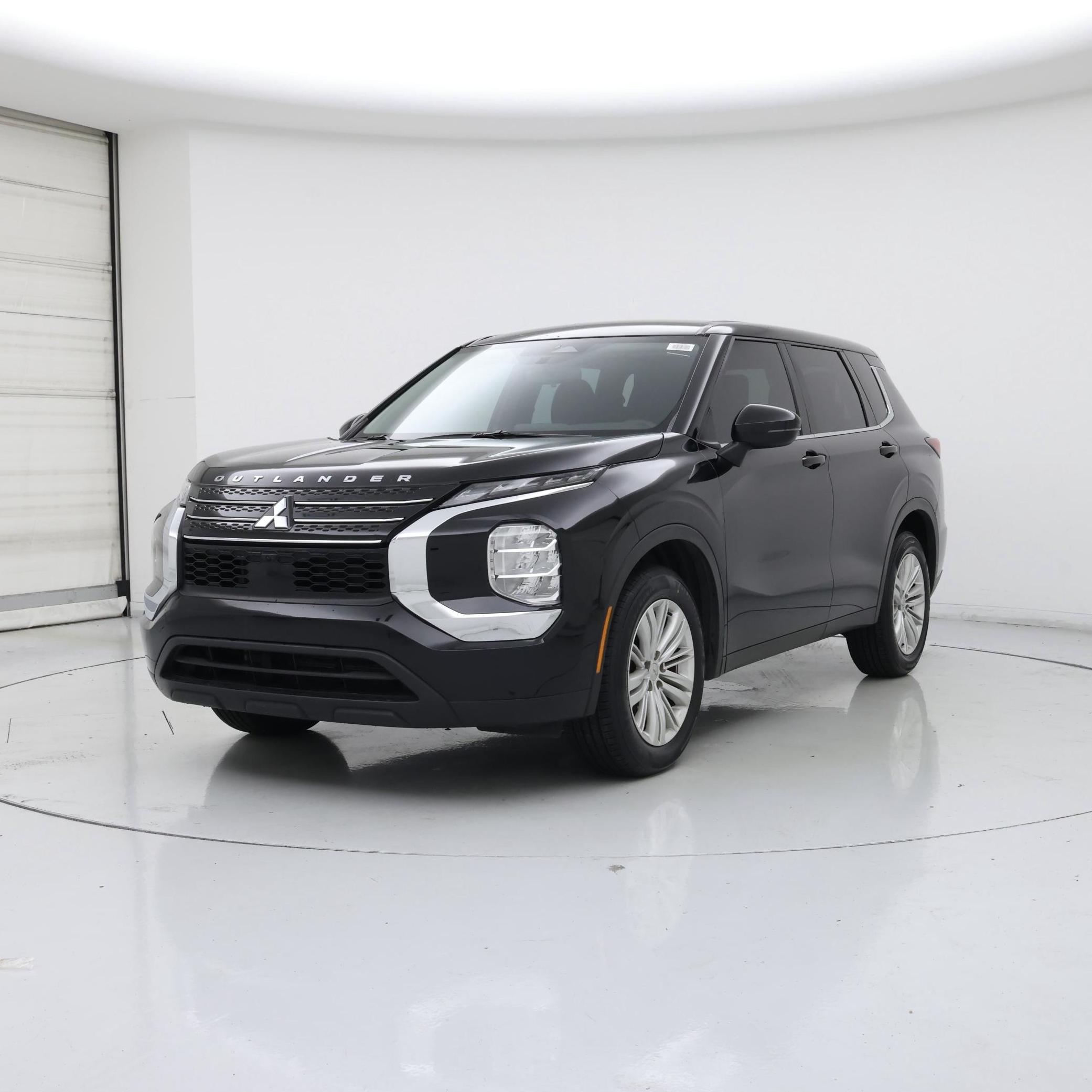 Thumbnail: 2023 Mitsubishi Outlander - 4