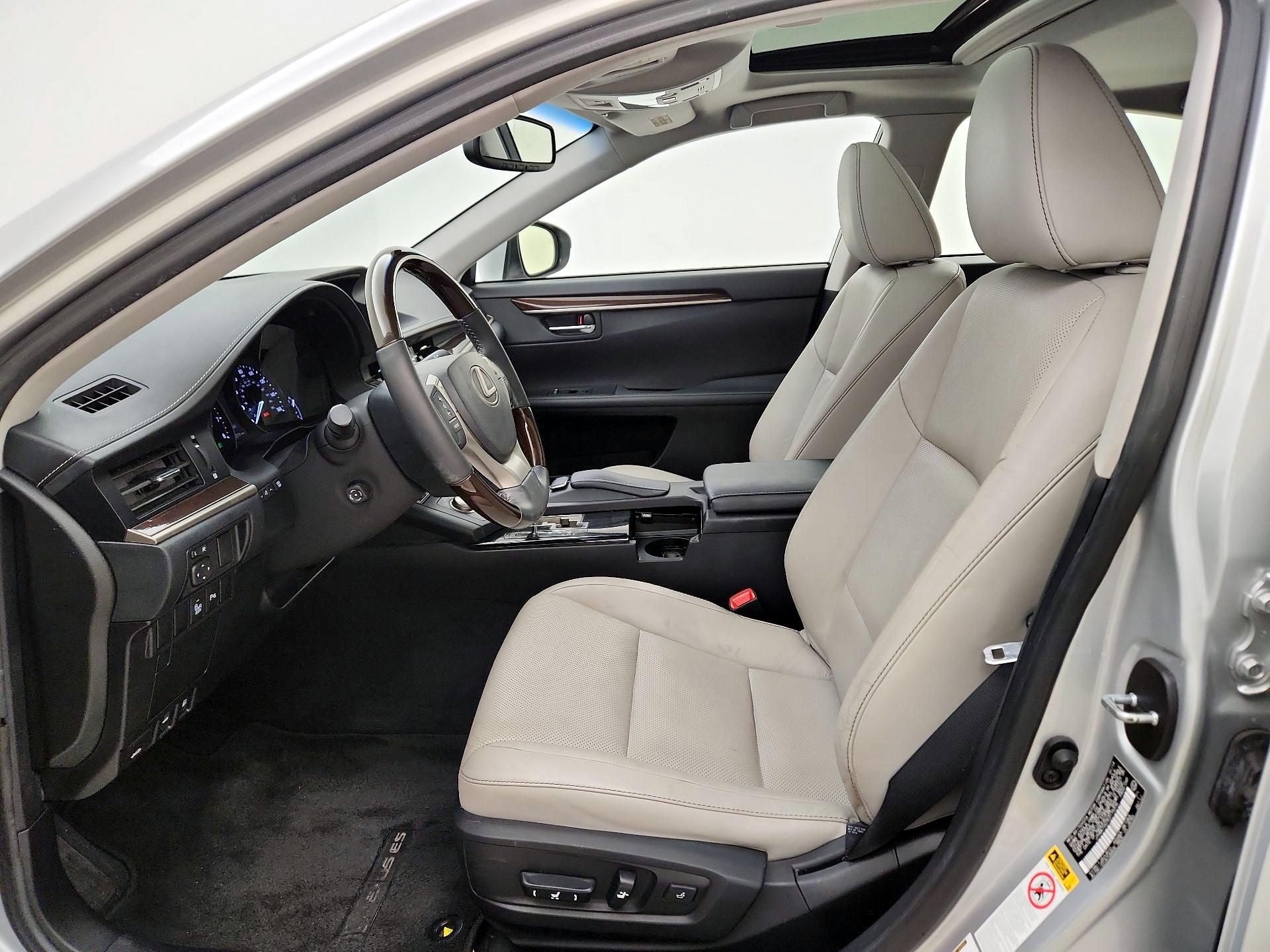 Thumbnail: 2014 Lexus ES - 11